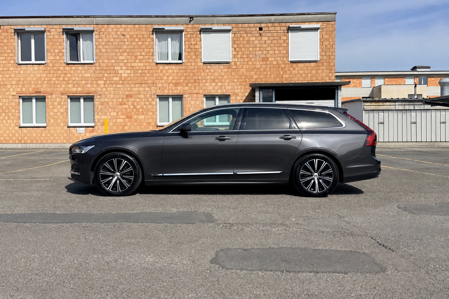 VOLVO V90 B6 AWD Benzin Mild Hybrid Inscription Geartronic-image-10