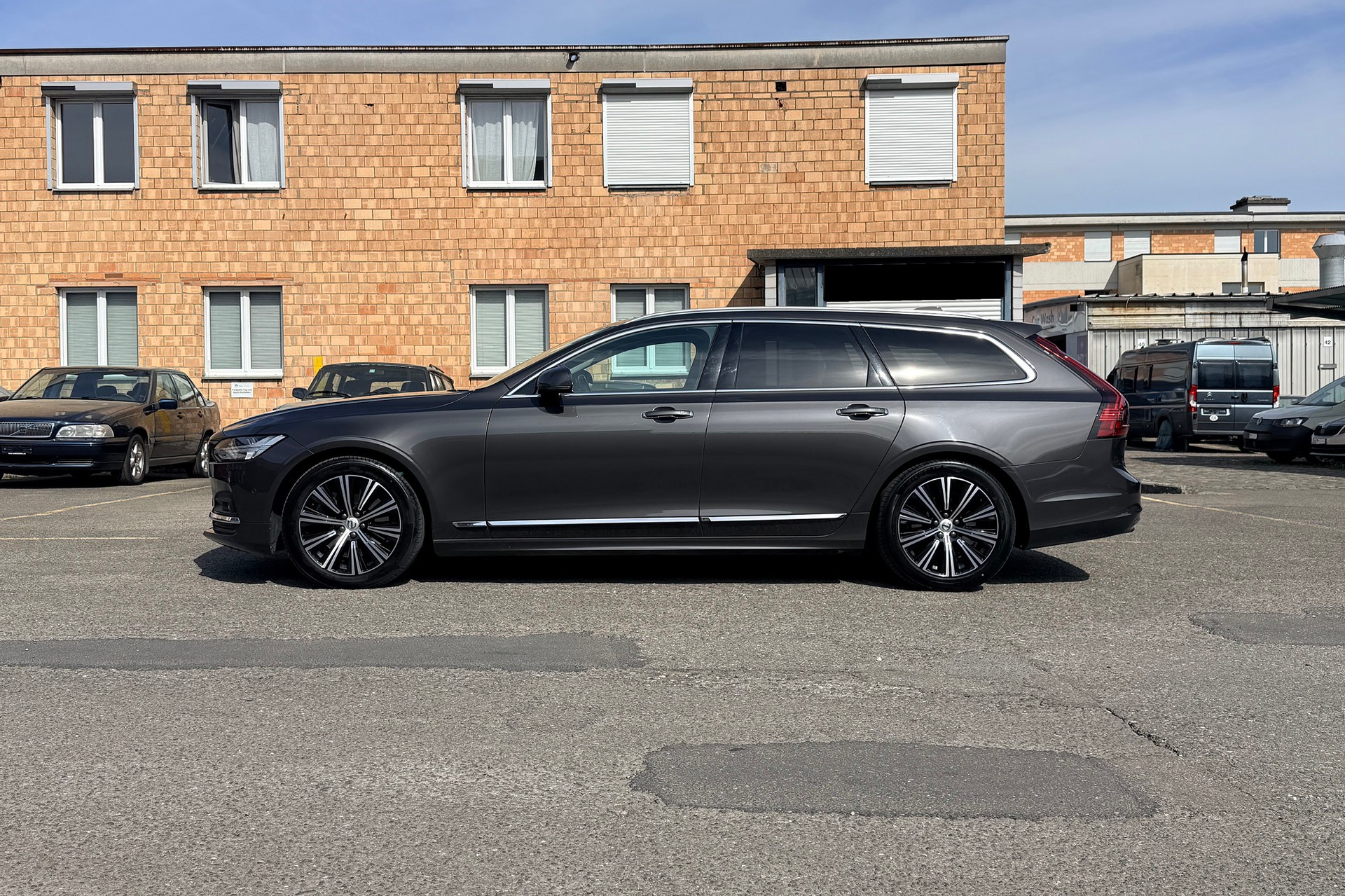VOLVO V90 B6 AWD Benzin Mild Hybrid Inscription Geartronic-image-10