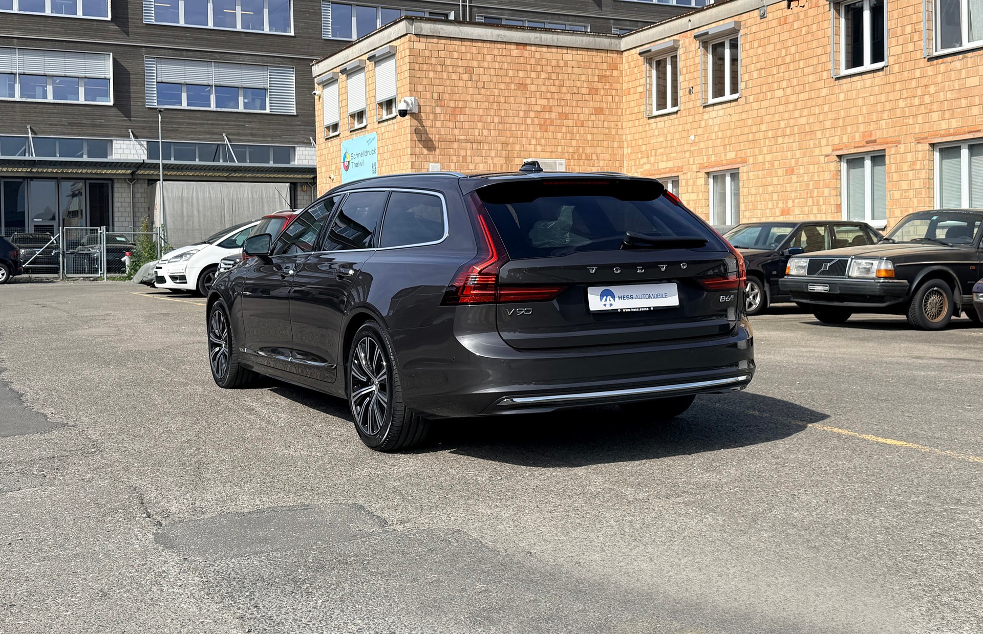 VOLVO V90 B6 AWD Benzin Mild Hybrid Inscription Geartronic-showroom-element-3