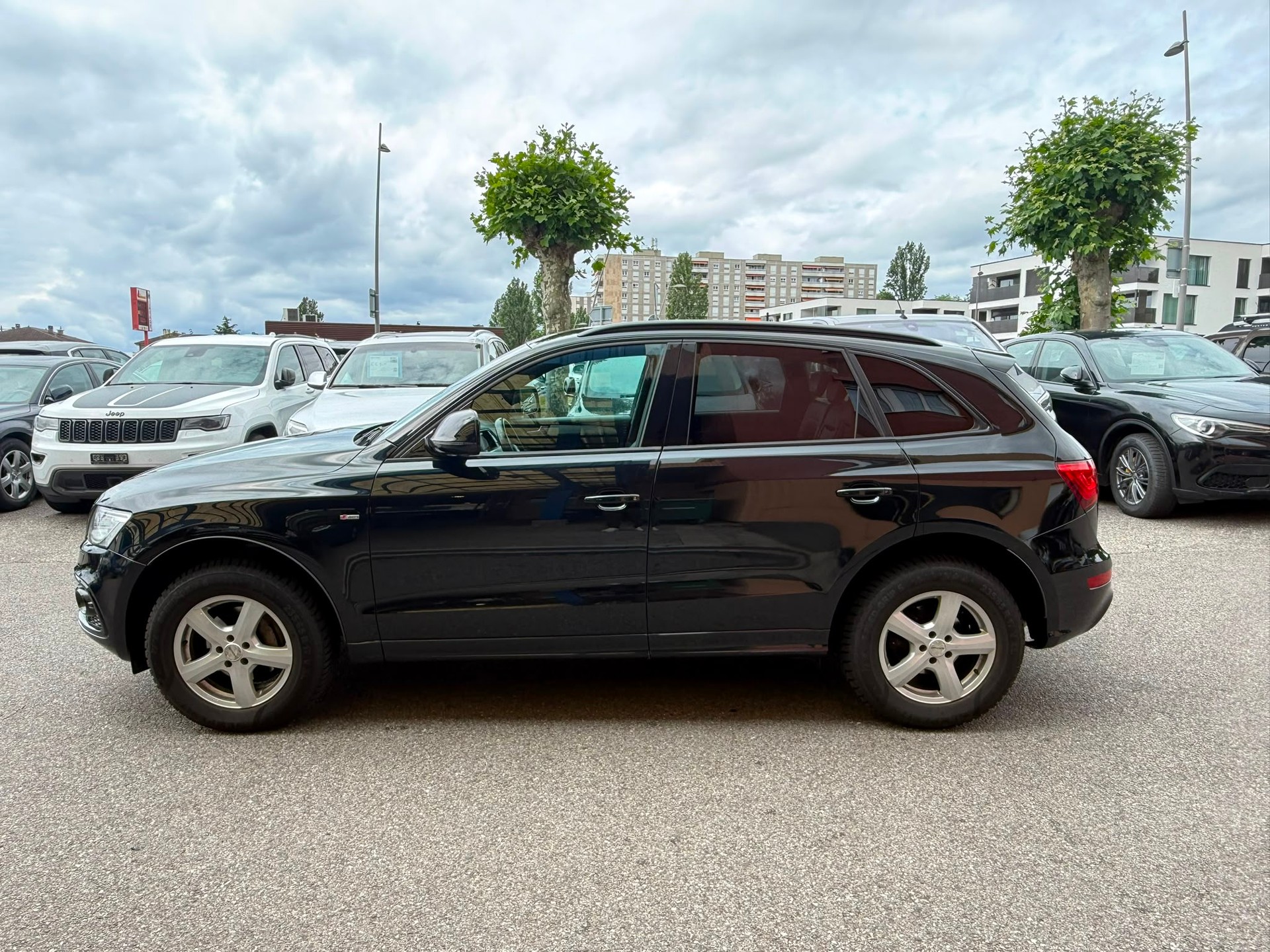 AUDI Q5 2.0 TDI quattro-image-7