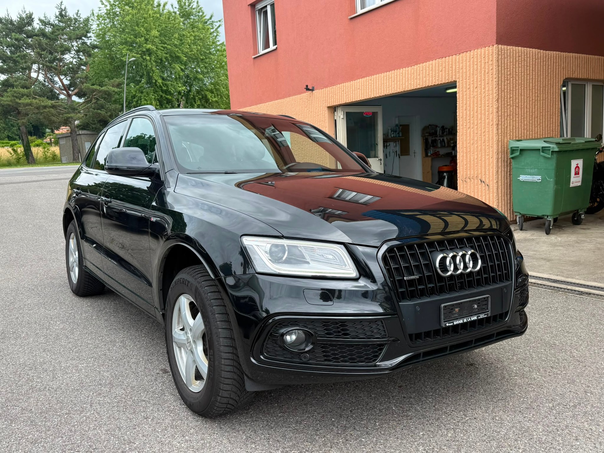 AUDI Q5 2.0 TDI quattro-image-4