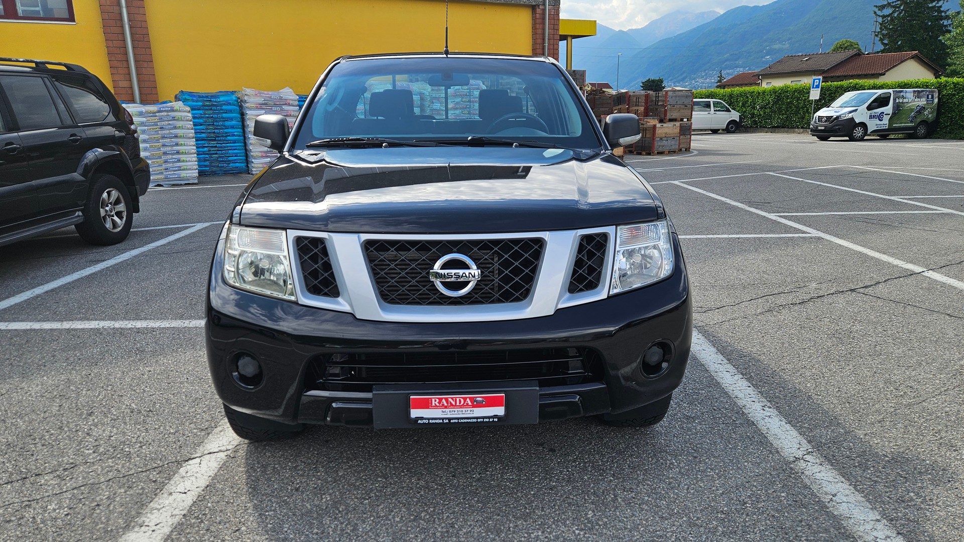 NISSAN Navara King Cab XE 2.5 dCi 4WD-image-0