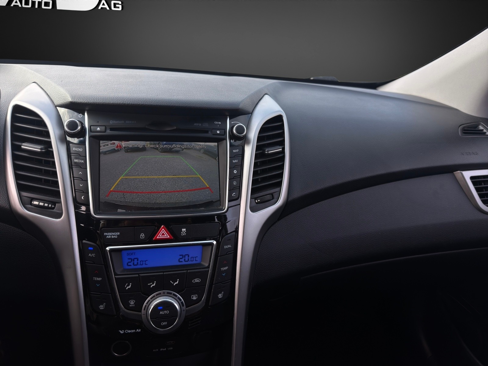 HYUNDAI i30 Wagon 1.6 CRDi Plena Automatic DCT-image-11