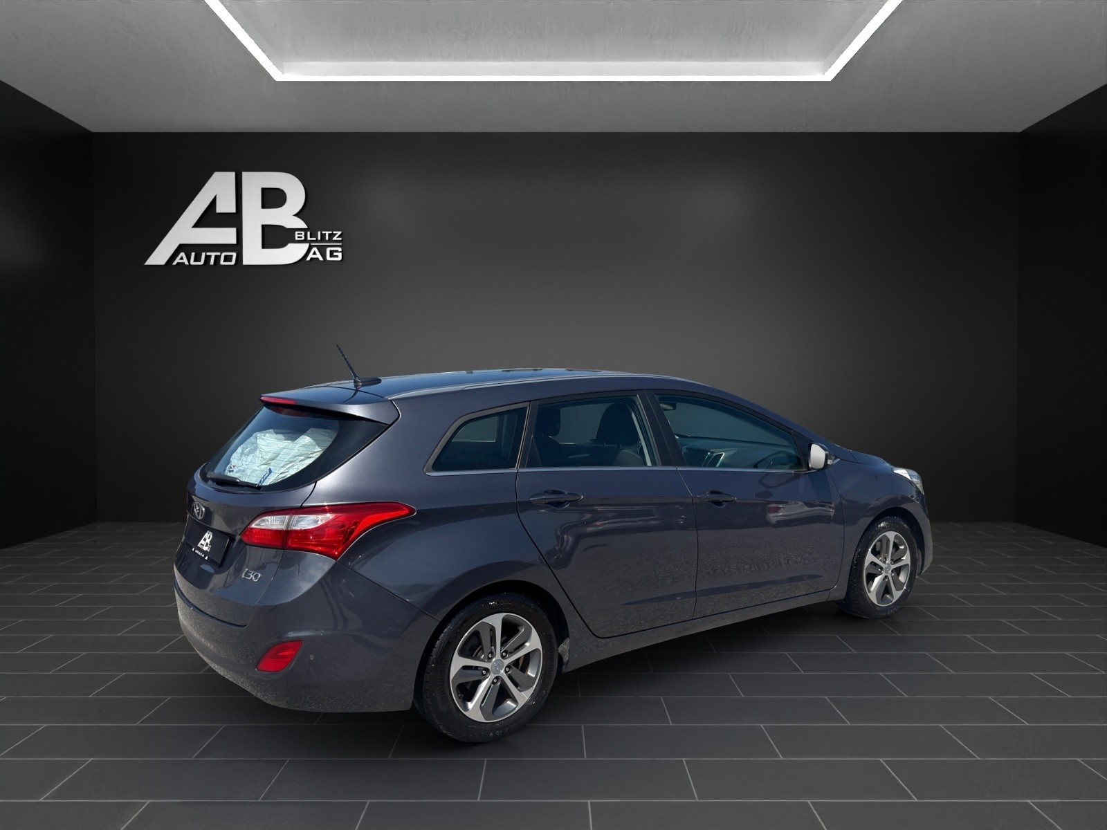 HYUNDAI i30 Wagon 1.6 CRDi Plena Automatic DCT-image-4