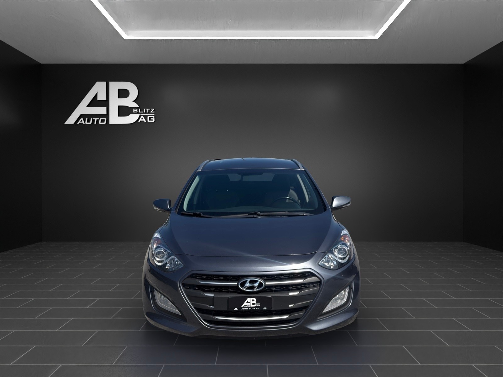 HYUNDAI i30 Wagon 1.6 CRDi Plena Automatic DCT-image-0