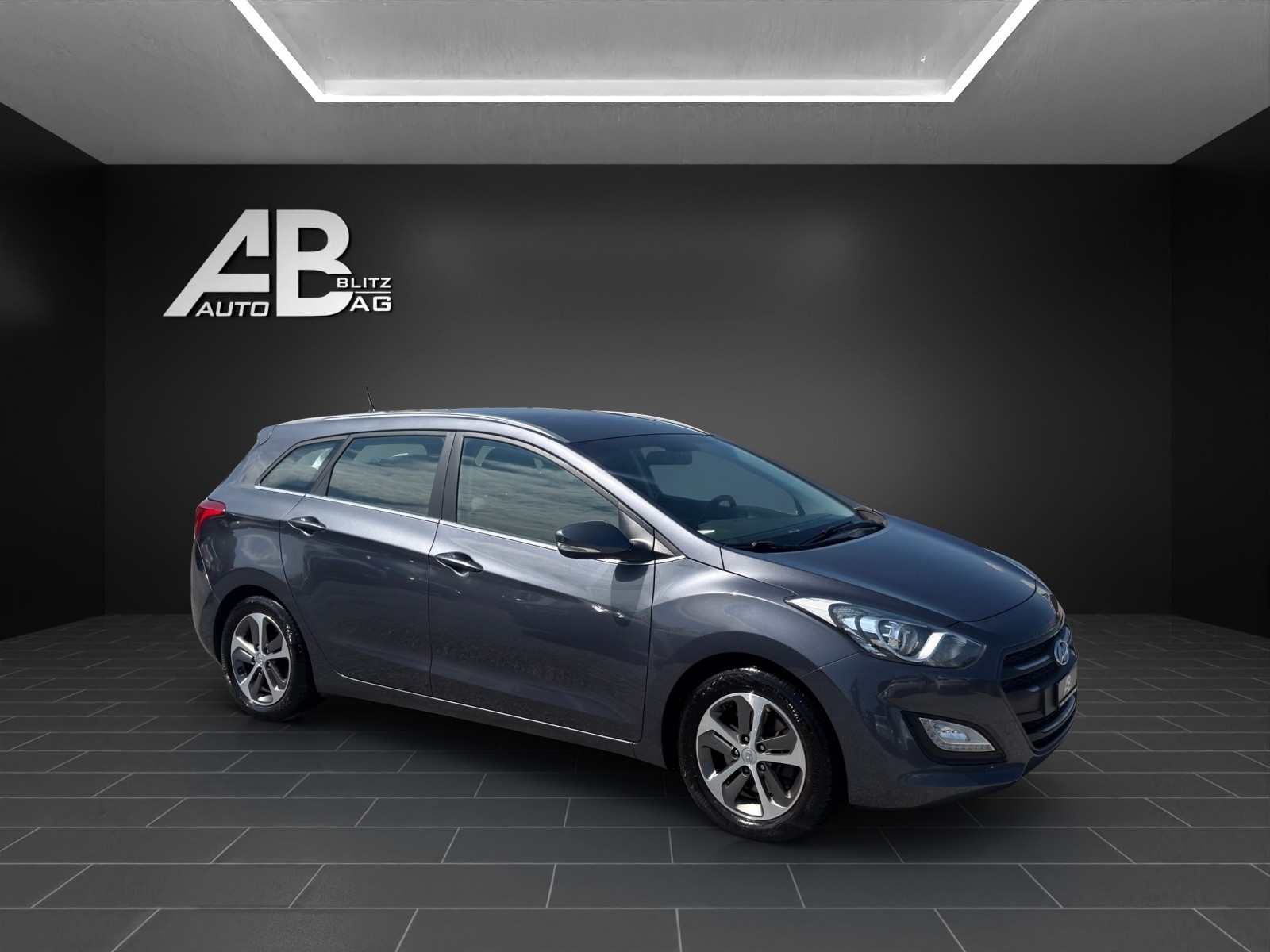HYUNDAI i30 Wagon 1.6 CRDi Plena Automatic DCT-image-5
