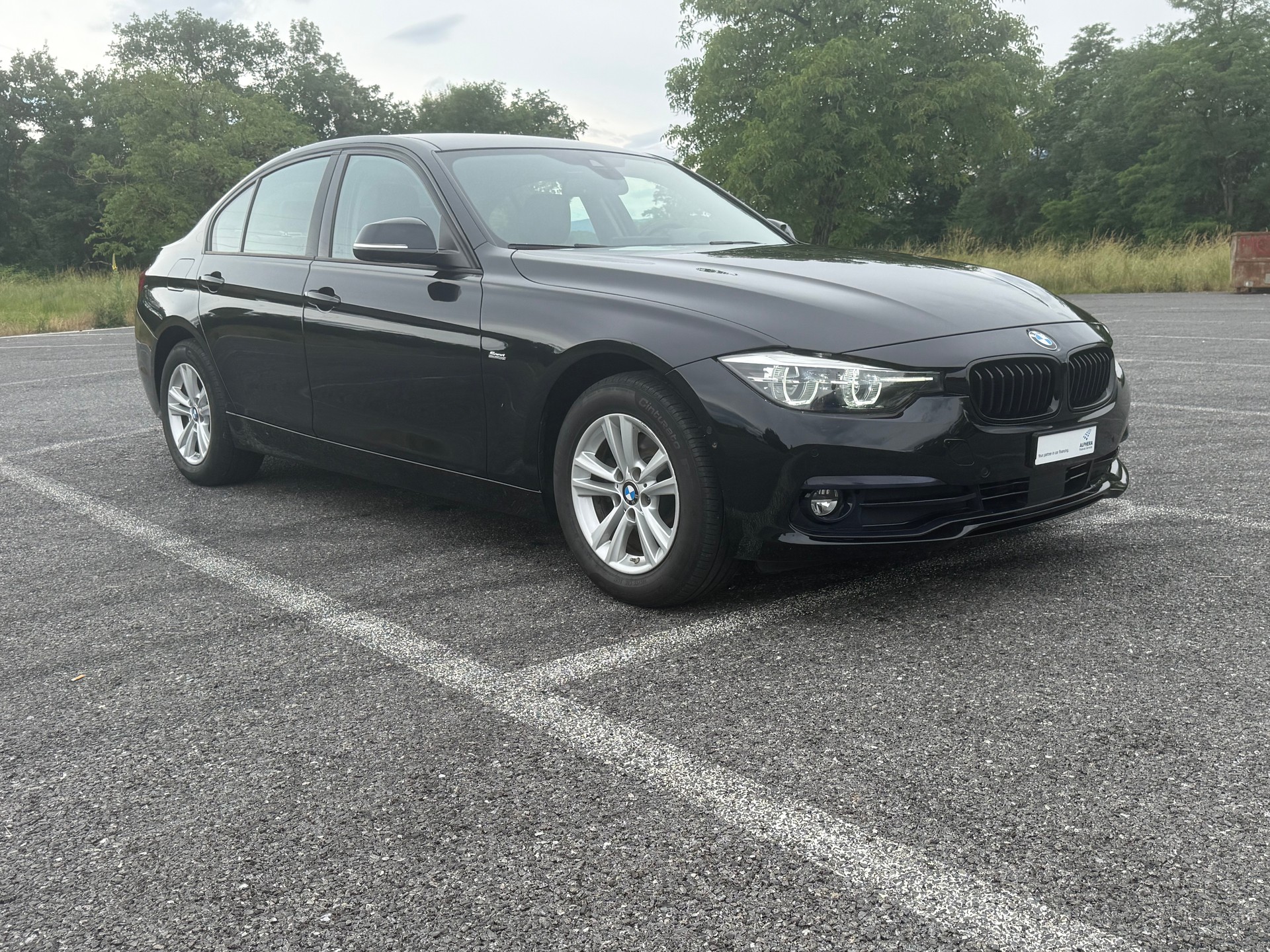 BMW 320d xDrive Edition Sport Line Steptronic-image-1