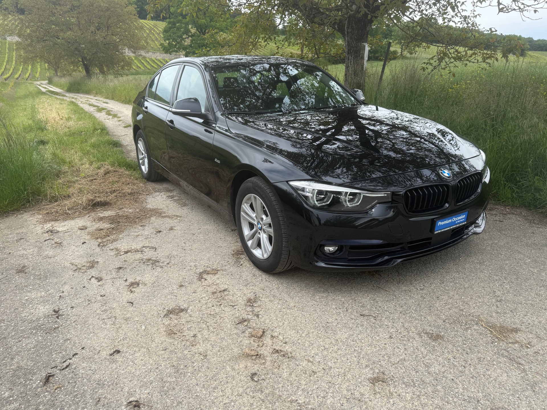 BMW 320d xDrive Edition Sport Line Steptronic-image-4