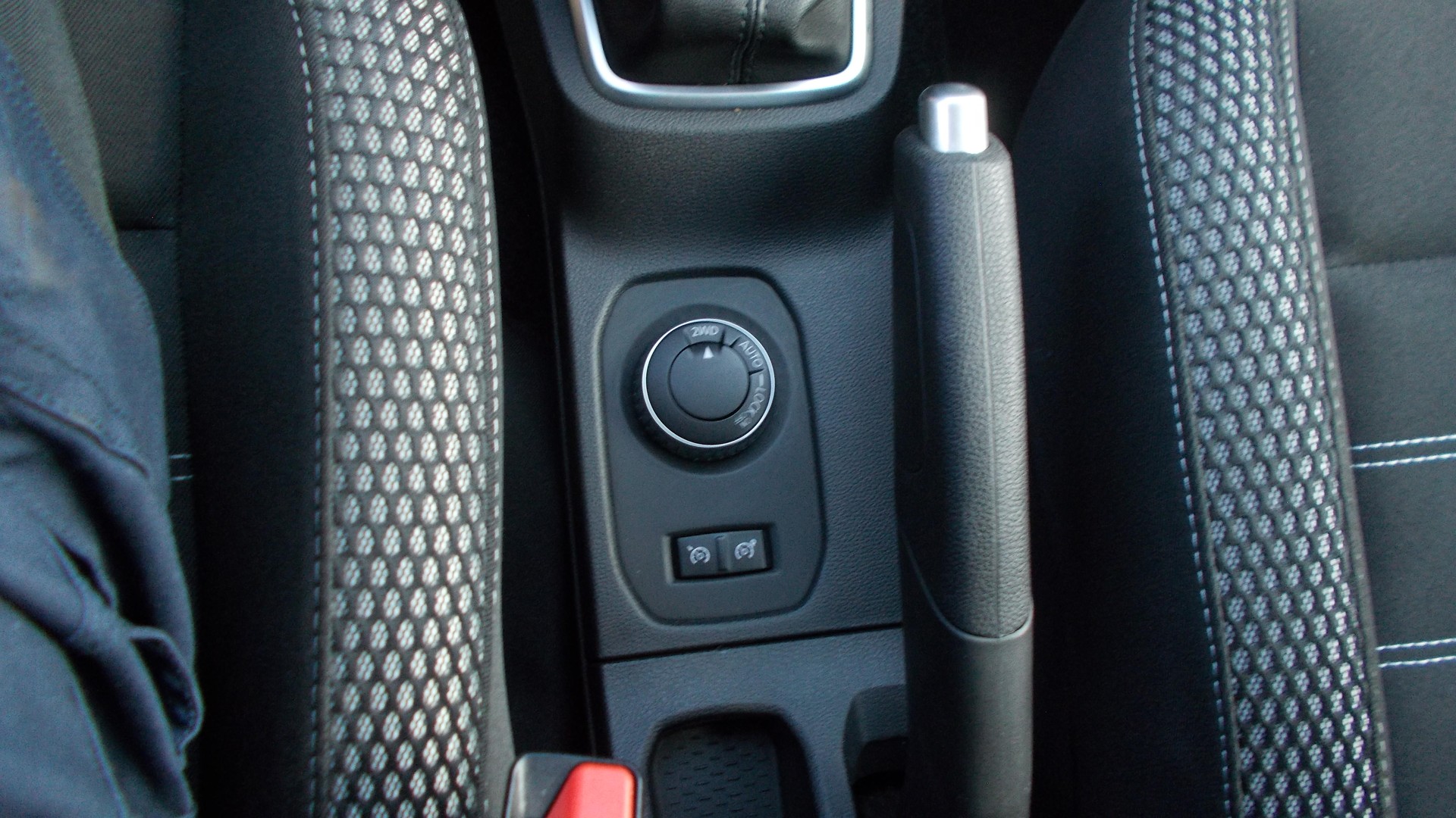 DACIA Duster dCi 115 Celebration 4x4-image-11