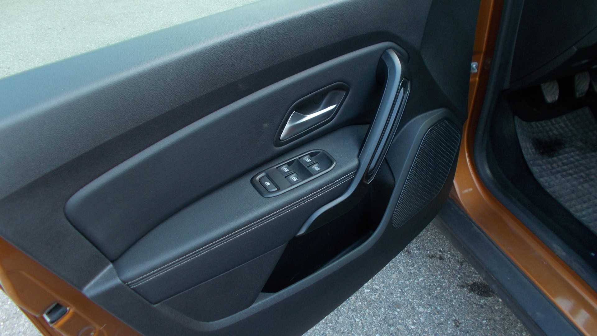 DACIA Duster dCi 115 Celebration 4x4-image-7