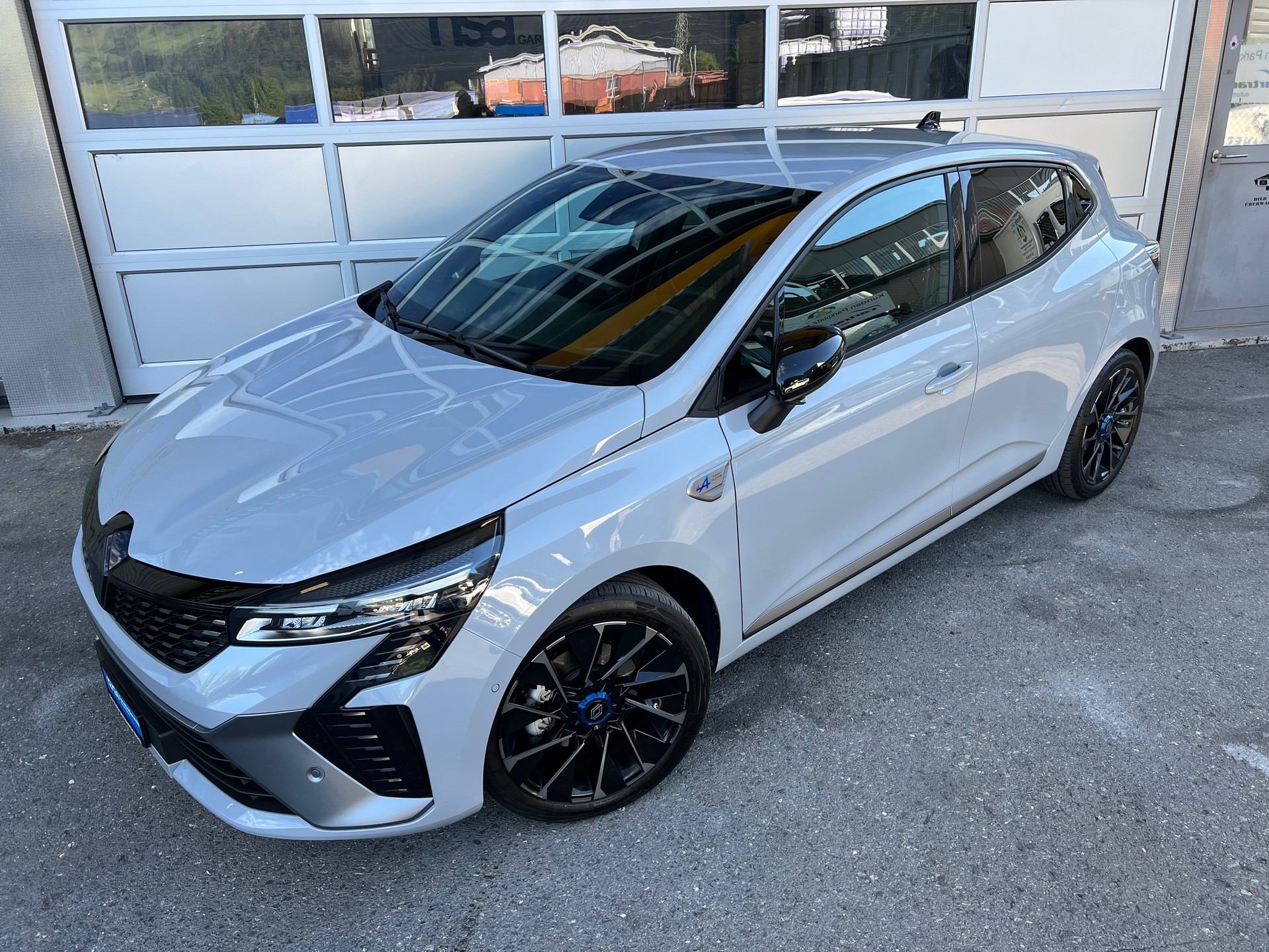 RENAULT Clio 1.6 E-Tech Esprit Alpine *** Garantie: Renault Garantie 8 Jahre Garantie auf die Batterie oder 160 000 km ***-showroom-element-1