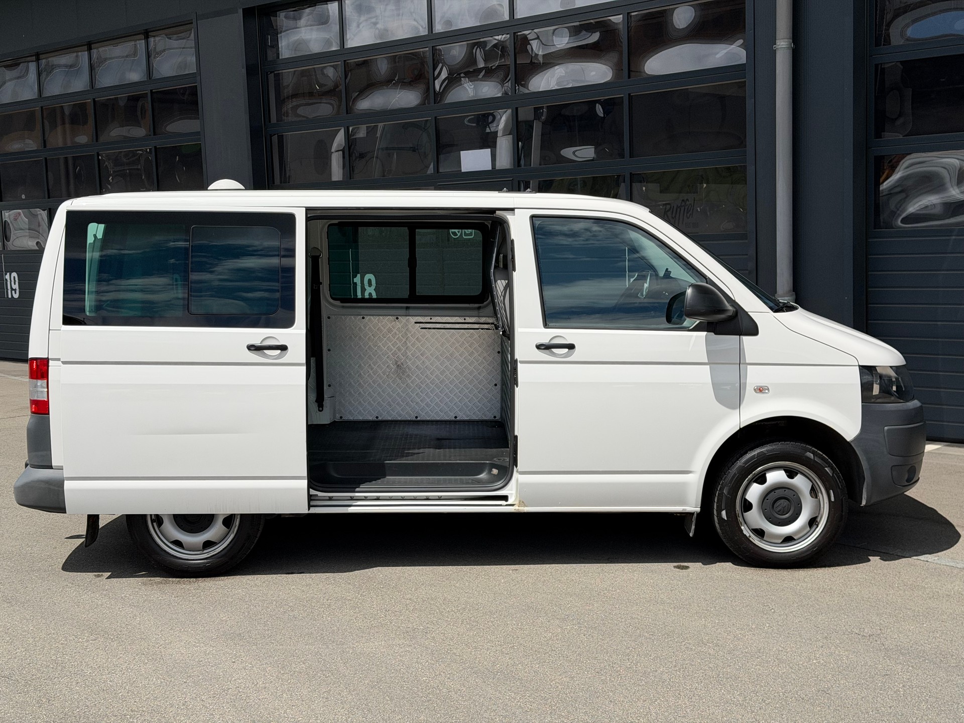 VW T5 2.0 Bi-TDI 4Motion DSG-image-6