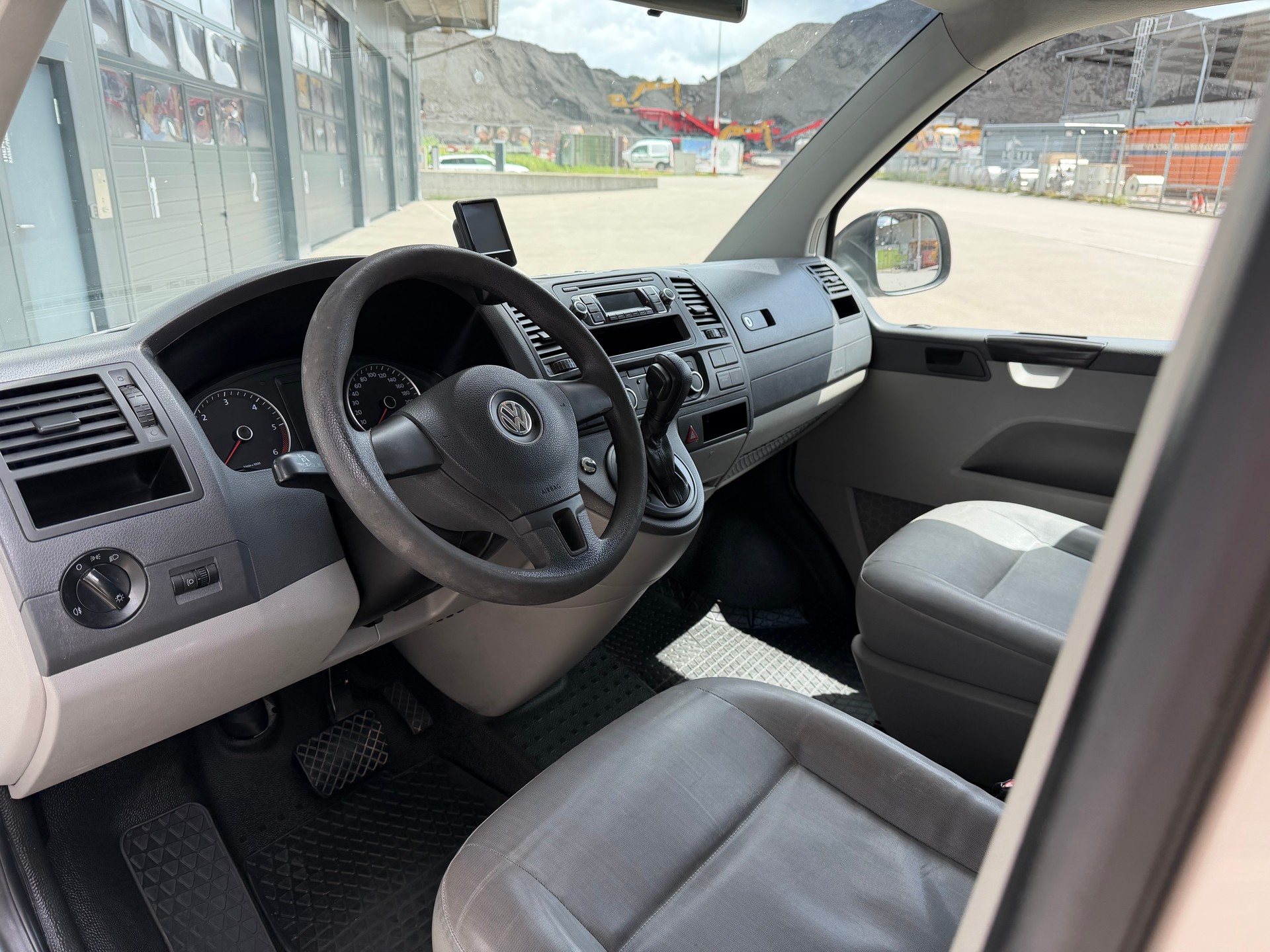 VW T5 2.0 Bi-TDI 4Motion DSG-image-11