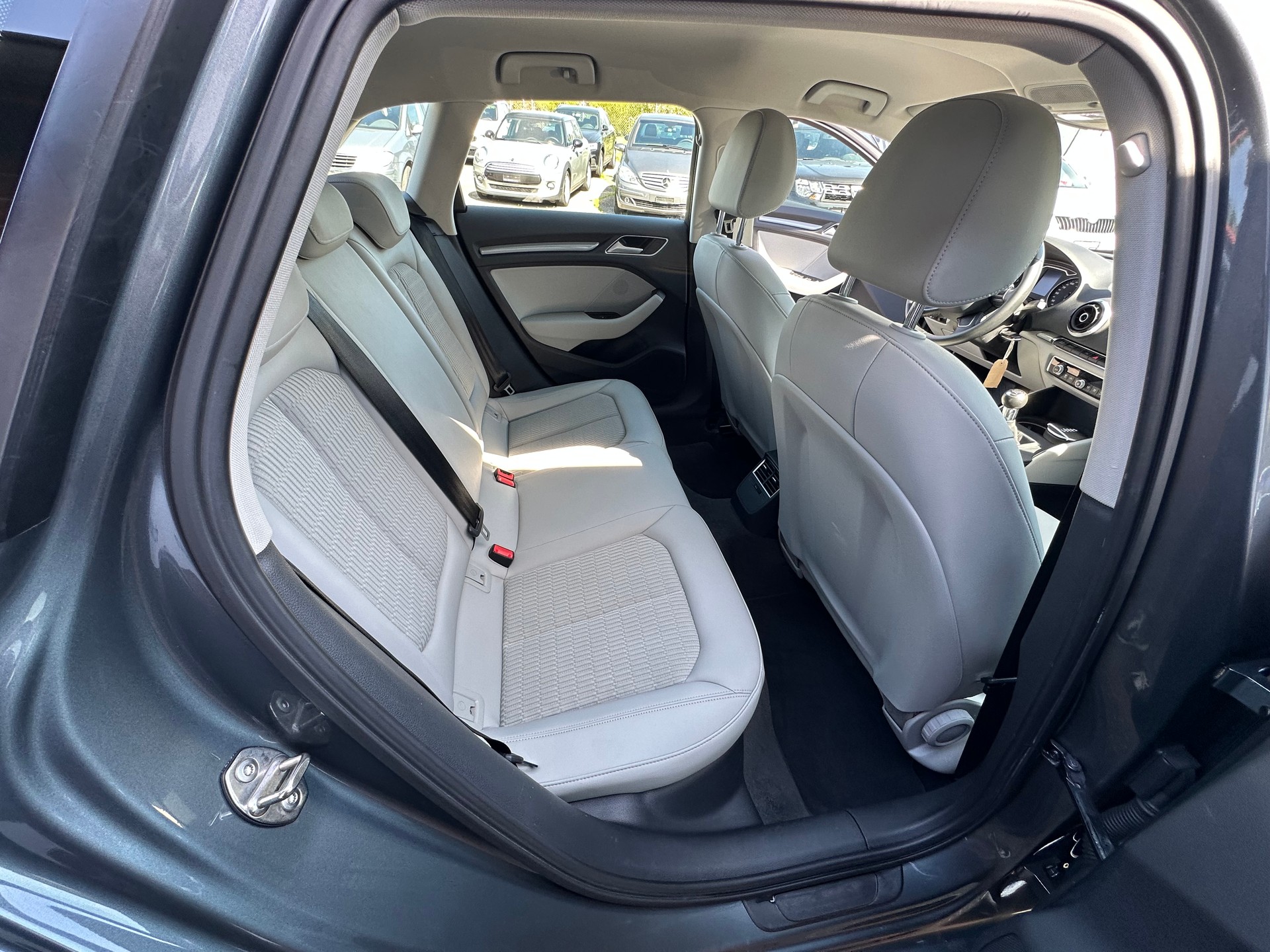 AUDI A3 Sportback 1.4 TFSI Ambition-image-16