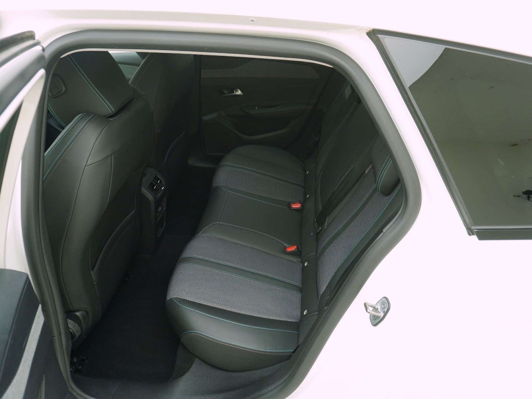 PEUGEOT 308 SW 1.5 BlueHDi Allure Pack-image-10