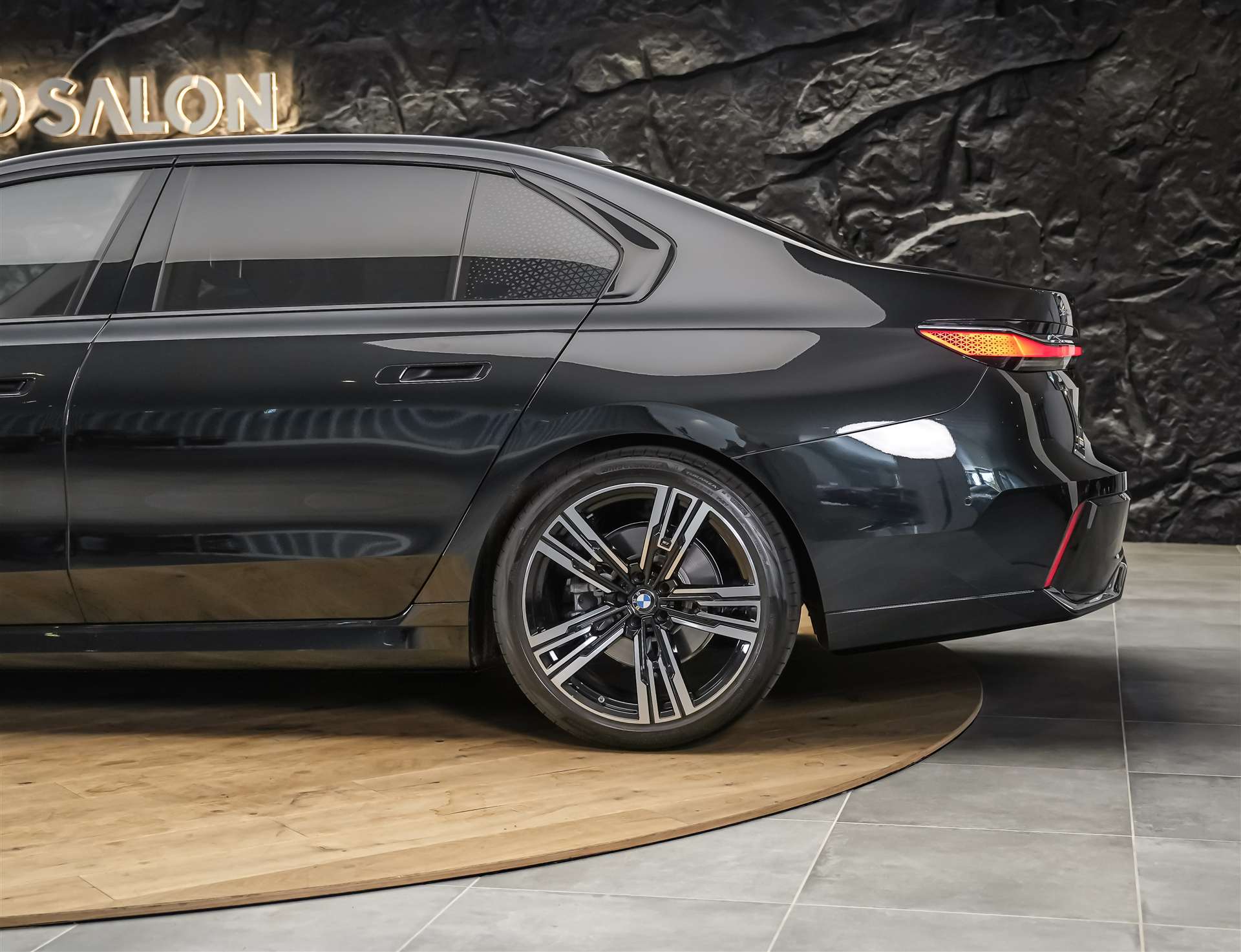 BMW 740d xDrive M Sport Steptronic *Werksgarantie*Theatre Screen*Panorama*-image-20