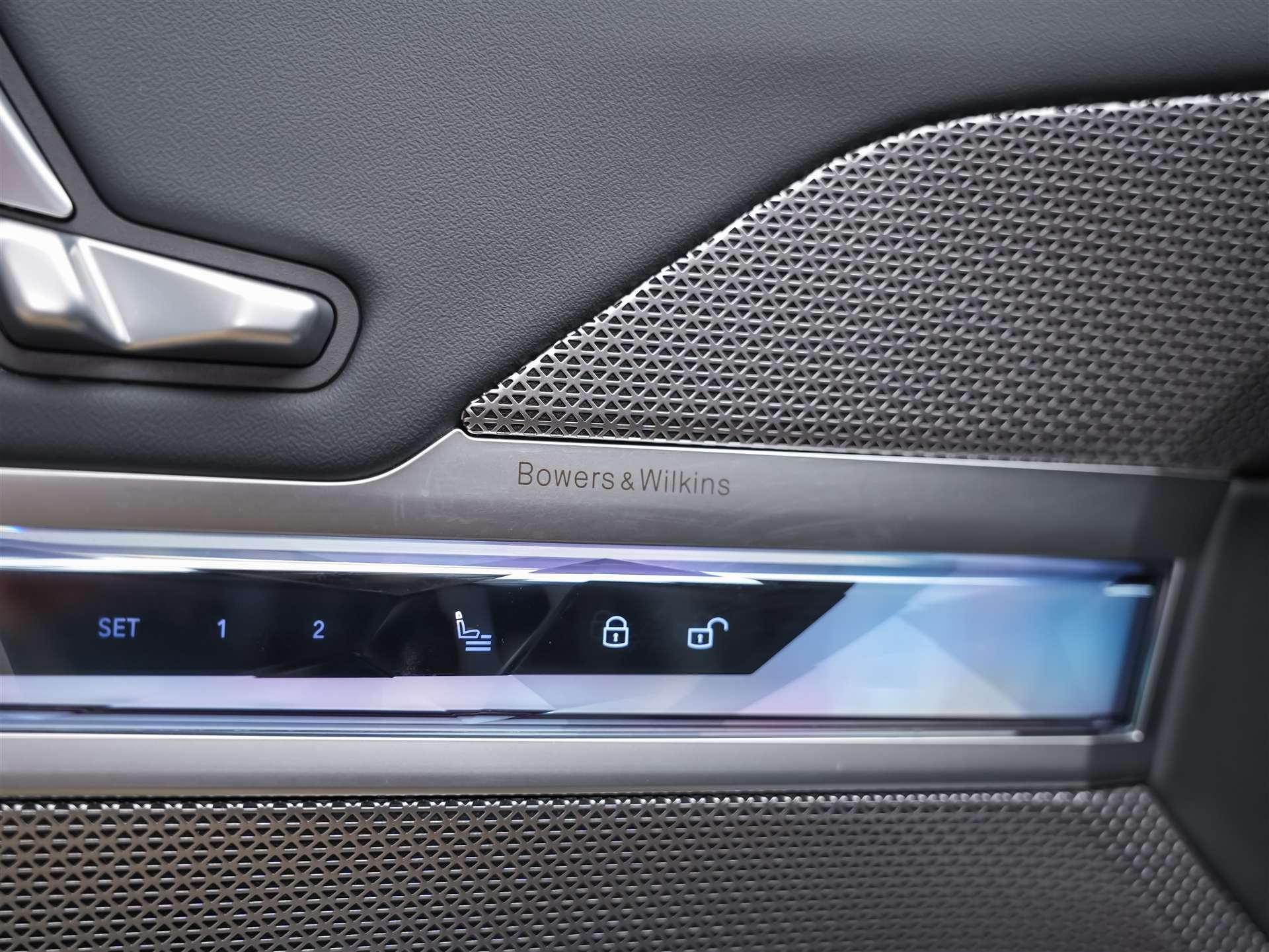 BMW 740d xDrive M Sport Steptronic *Werksgarantie*Theatre Screen*Panorama*-image-28