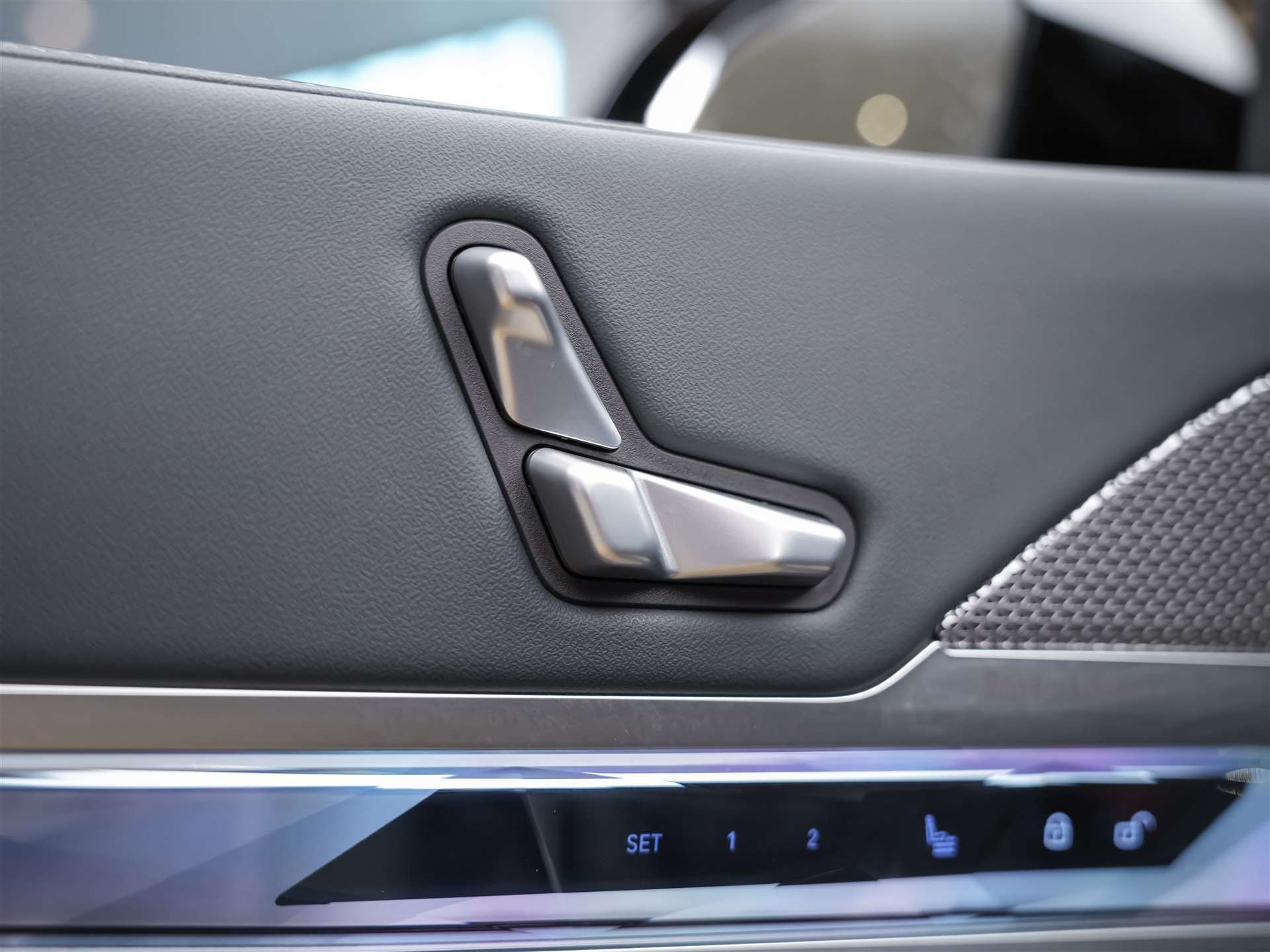 BMW 740d xDrive M Sport Steptronic *Werksgarantie*Theatre Screen*Panorama*-image-27