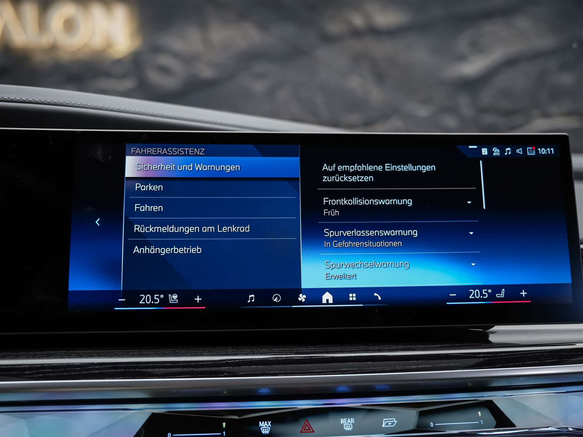 BMW 740d xDrive M Sport Steptronic *Werksgarantie*Theatre Screen*Panorama*-image-37