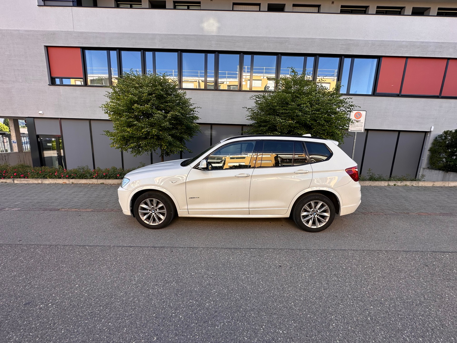 BMW X3 xDrive 20i Steptronic-image-0