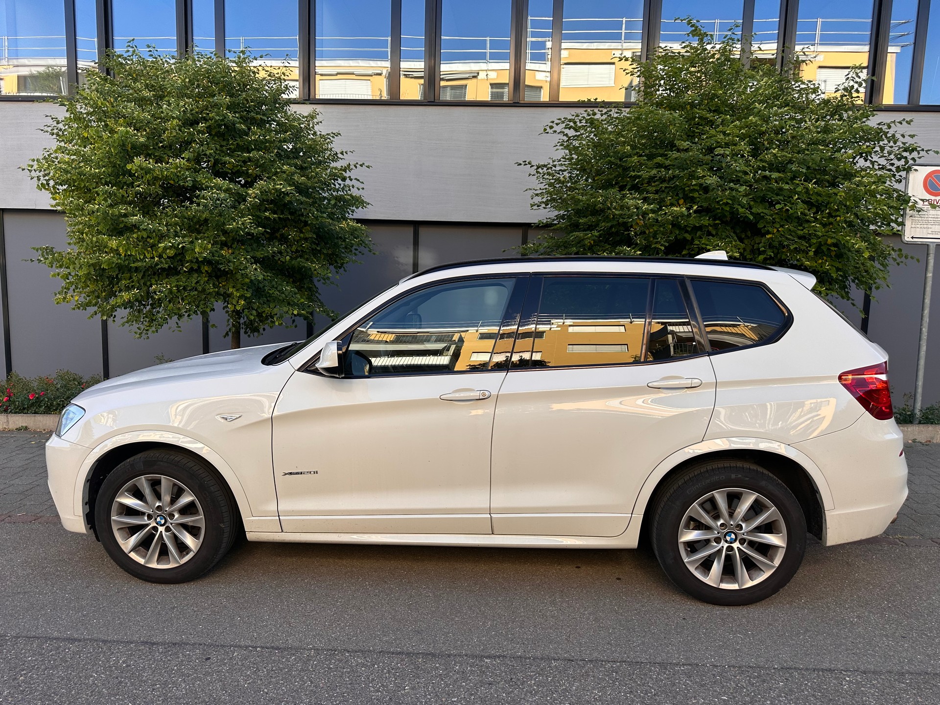 BMW X3 xDrive 20i Steptronic-image-11