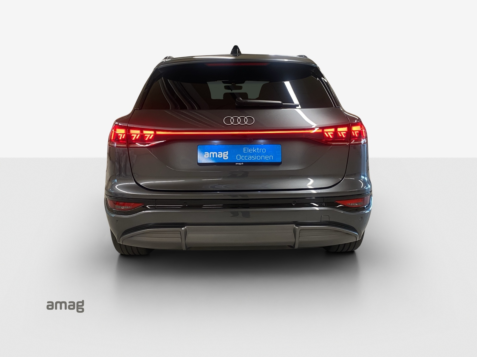 AUDI Q6 e-tron quattro-image-3