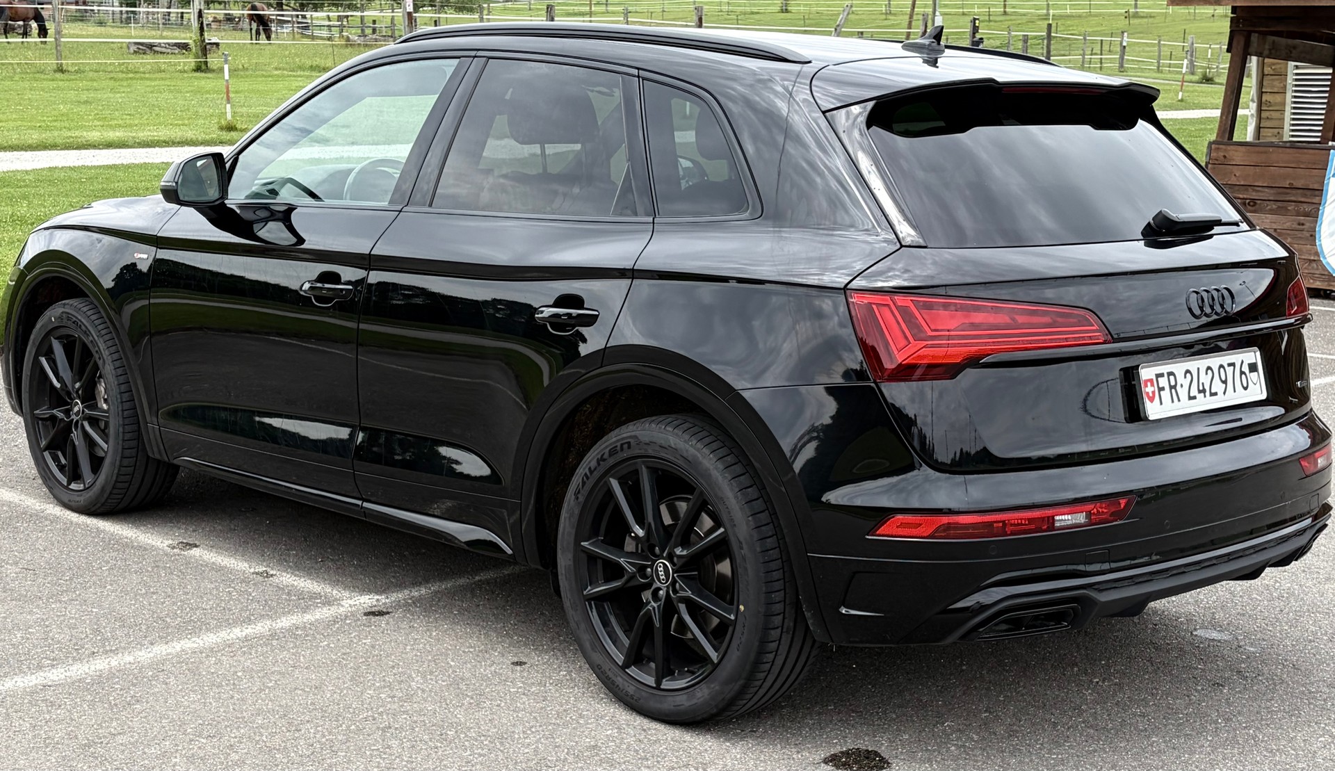 AUDI 2.0 40 TDI Black Edition quattro S-Tronic-image-2