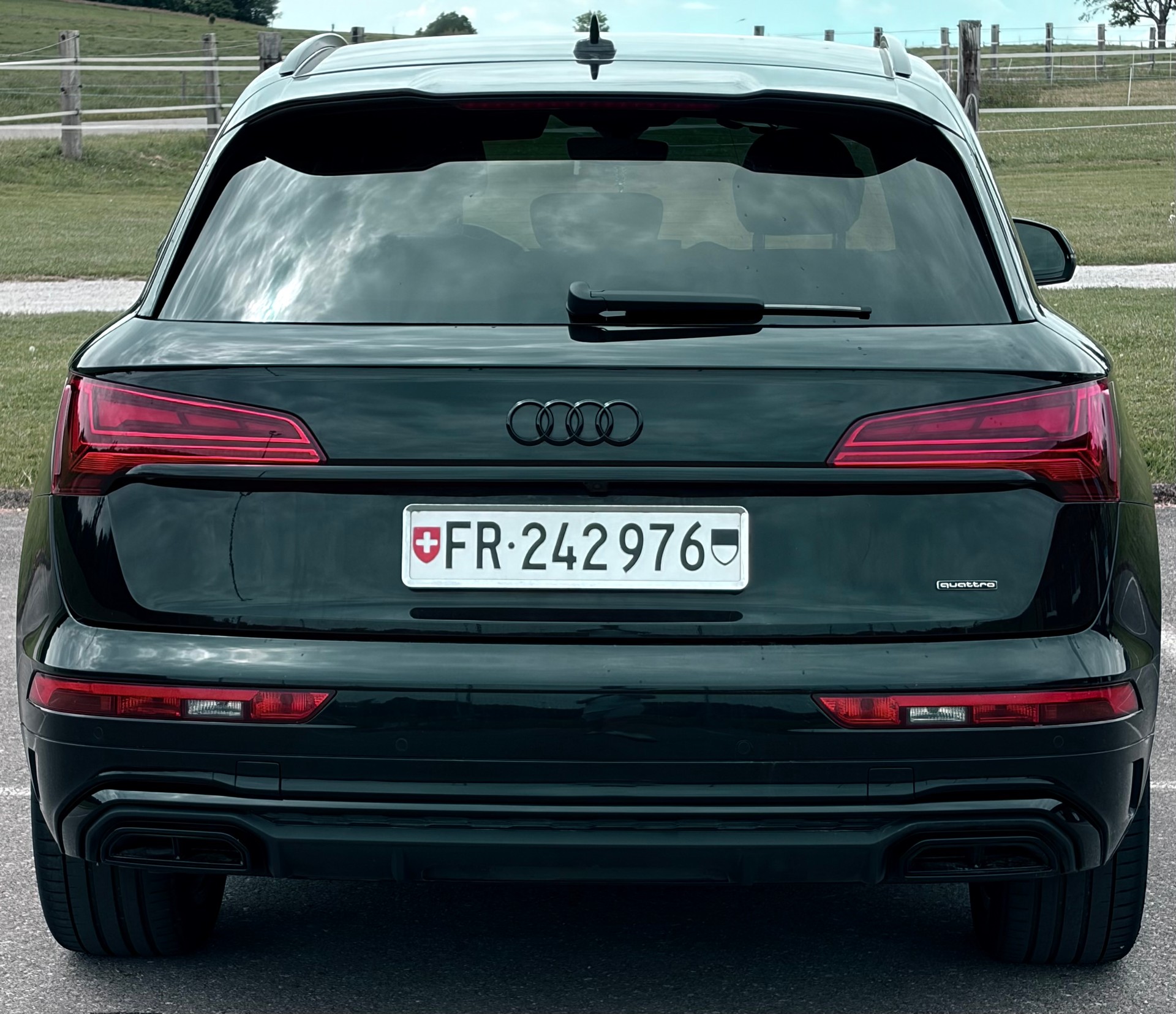 AUDI 2.0 40 TDI Black Edition quattro S-Tronic-image-1