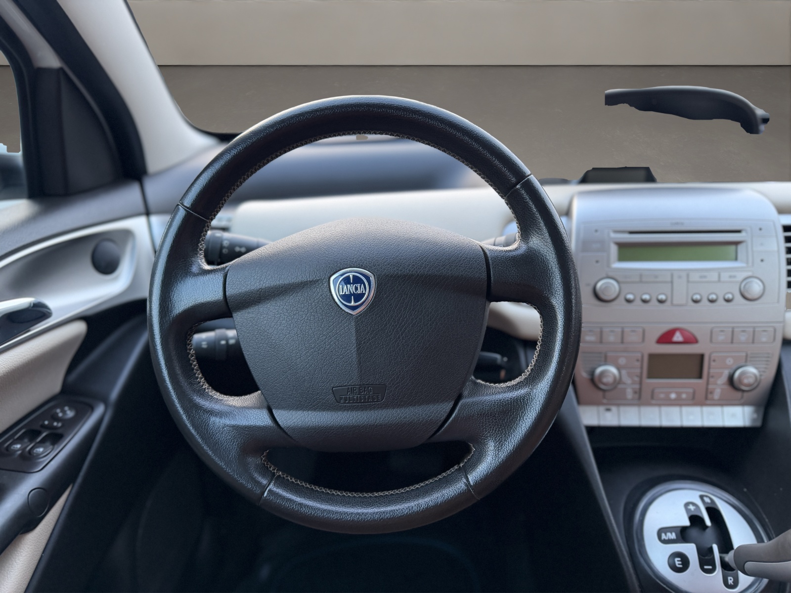 LANCIA Ypsilon 1.4 16V Platino-image-11