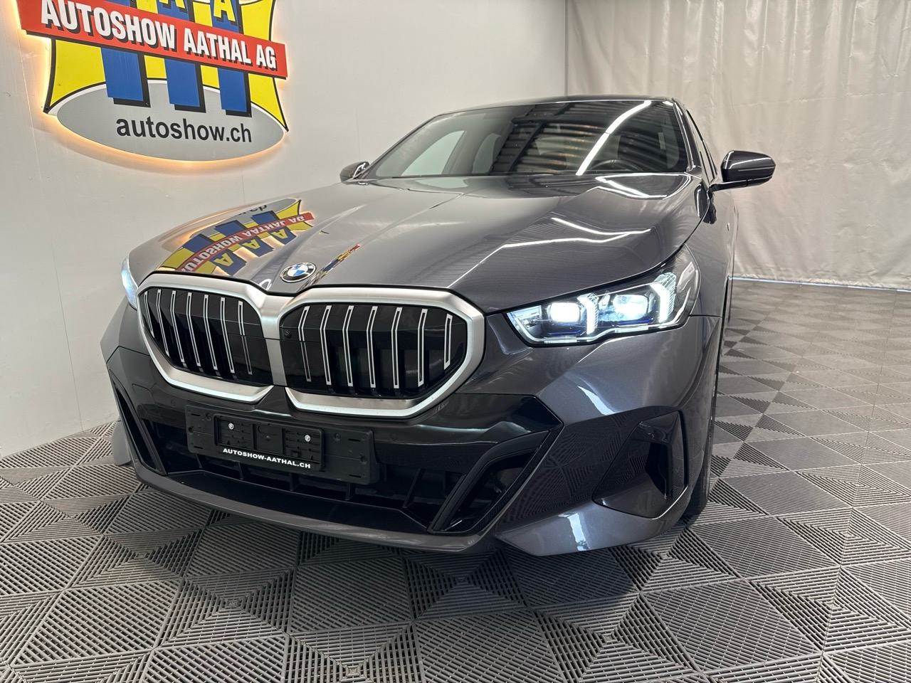BMW 520d xDrive 48V M Sport Steptronic-image-17