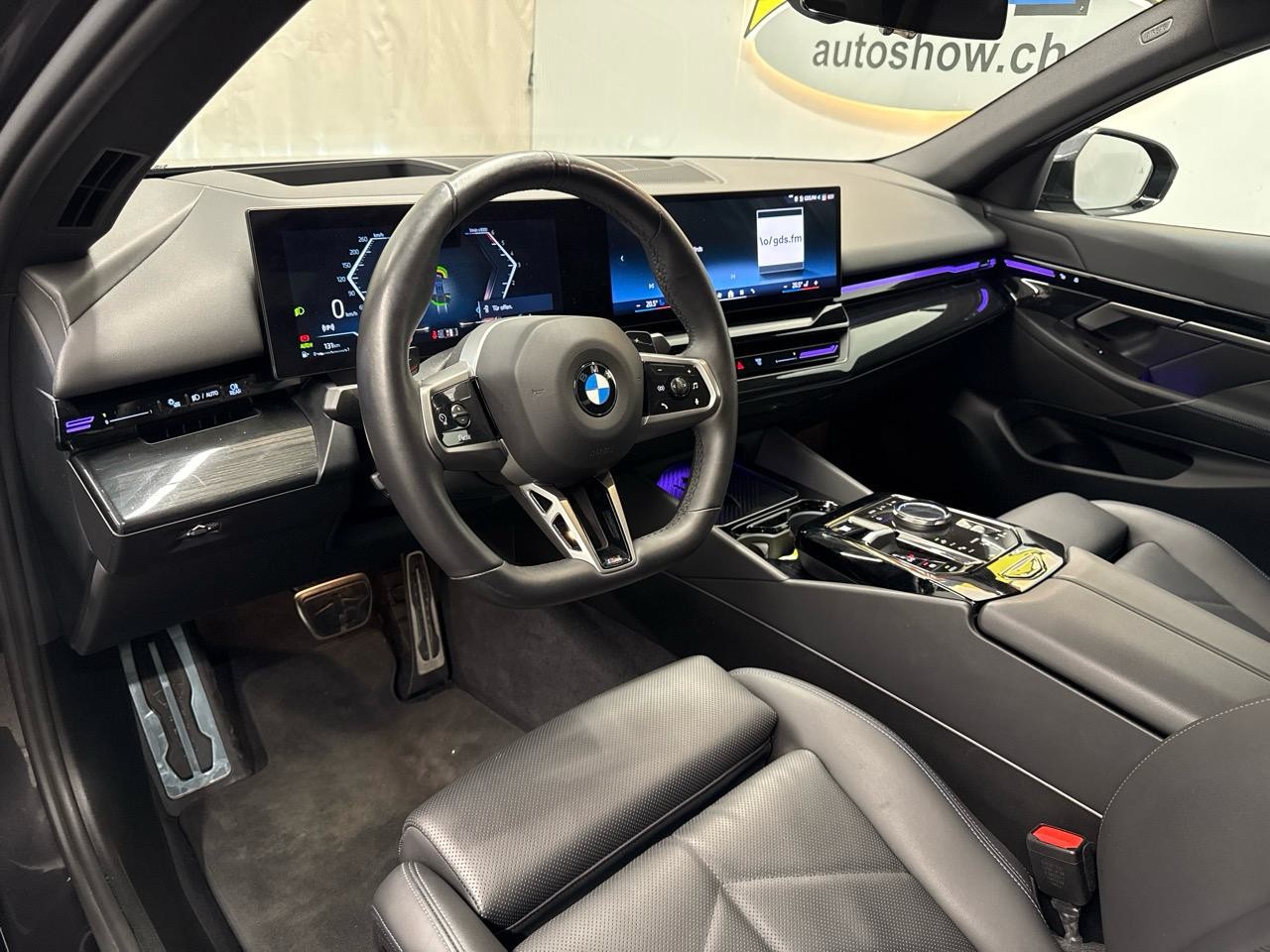 BMW 520d xDrive 48V M Sport Steptronic-image-2