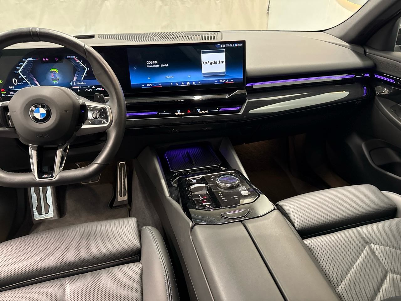 BMW 520d xDrive 48V M Sport Steptronic-image-6