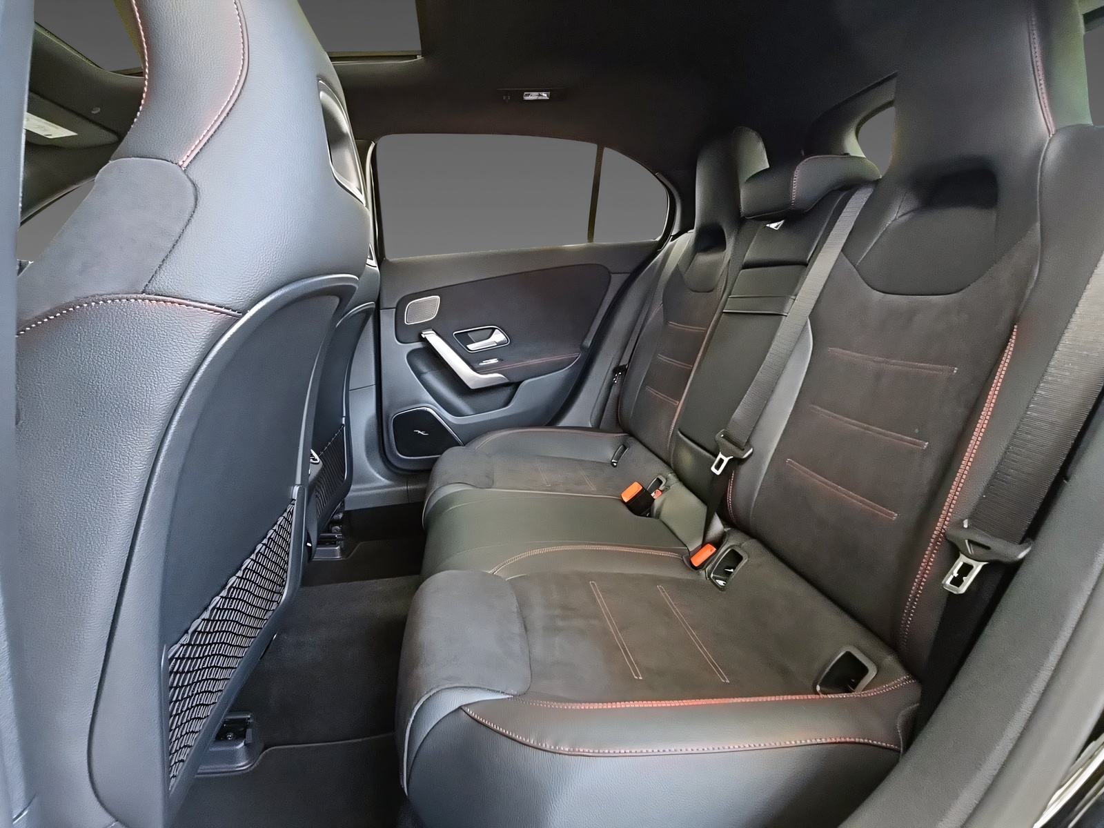 MERCEDES-BENZ A 250 4Matic-image-9