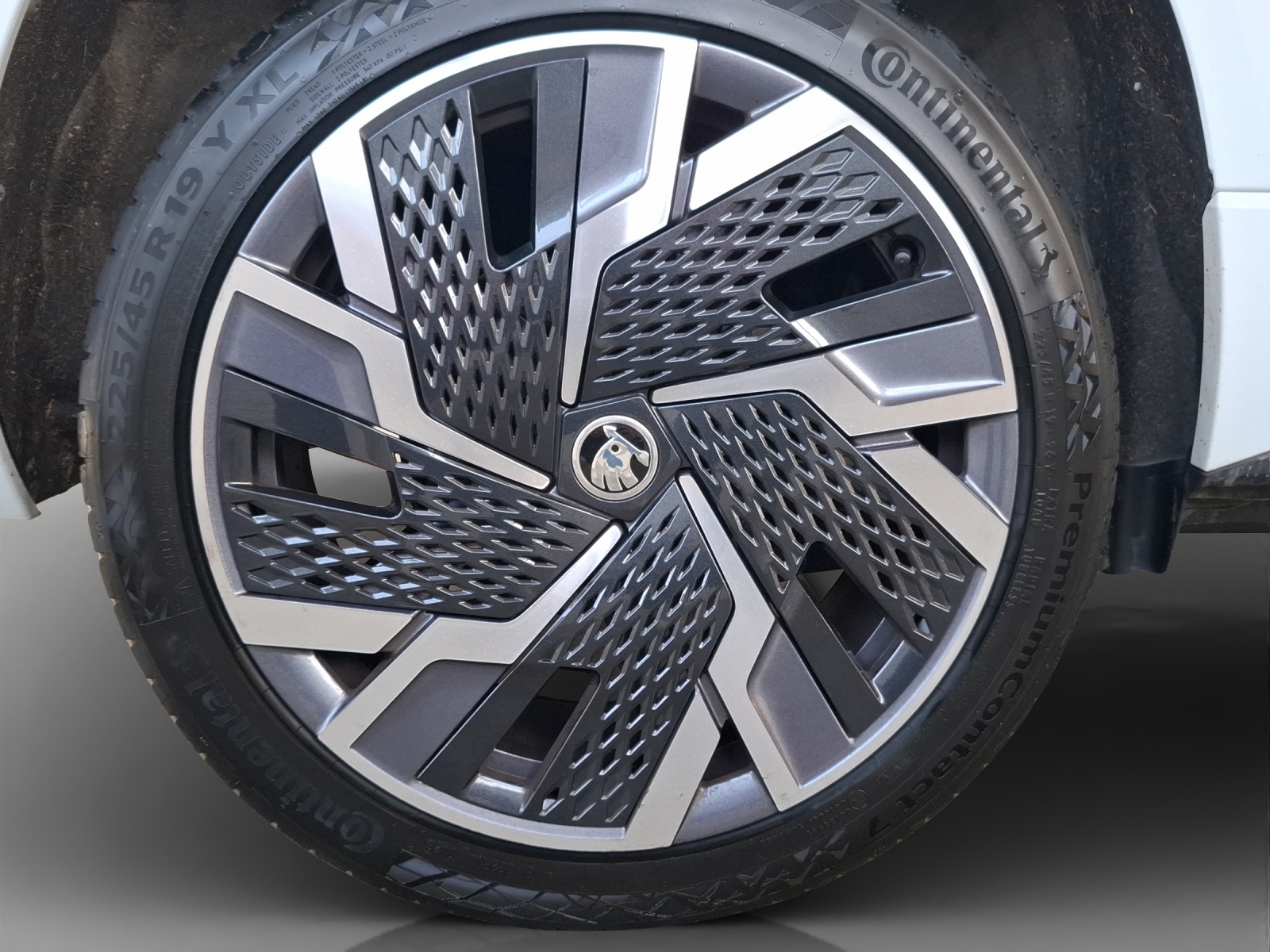 SKODA Karoq 2.0 TSI SportLine 4x4 DSG-image-14