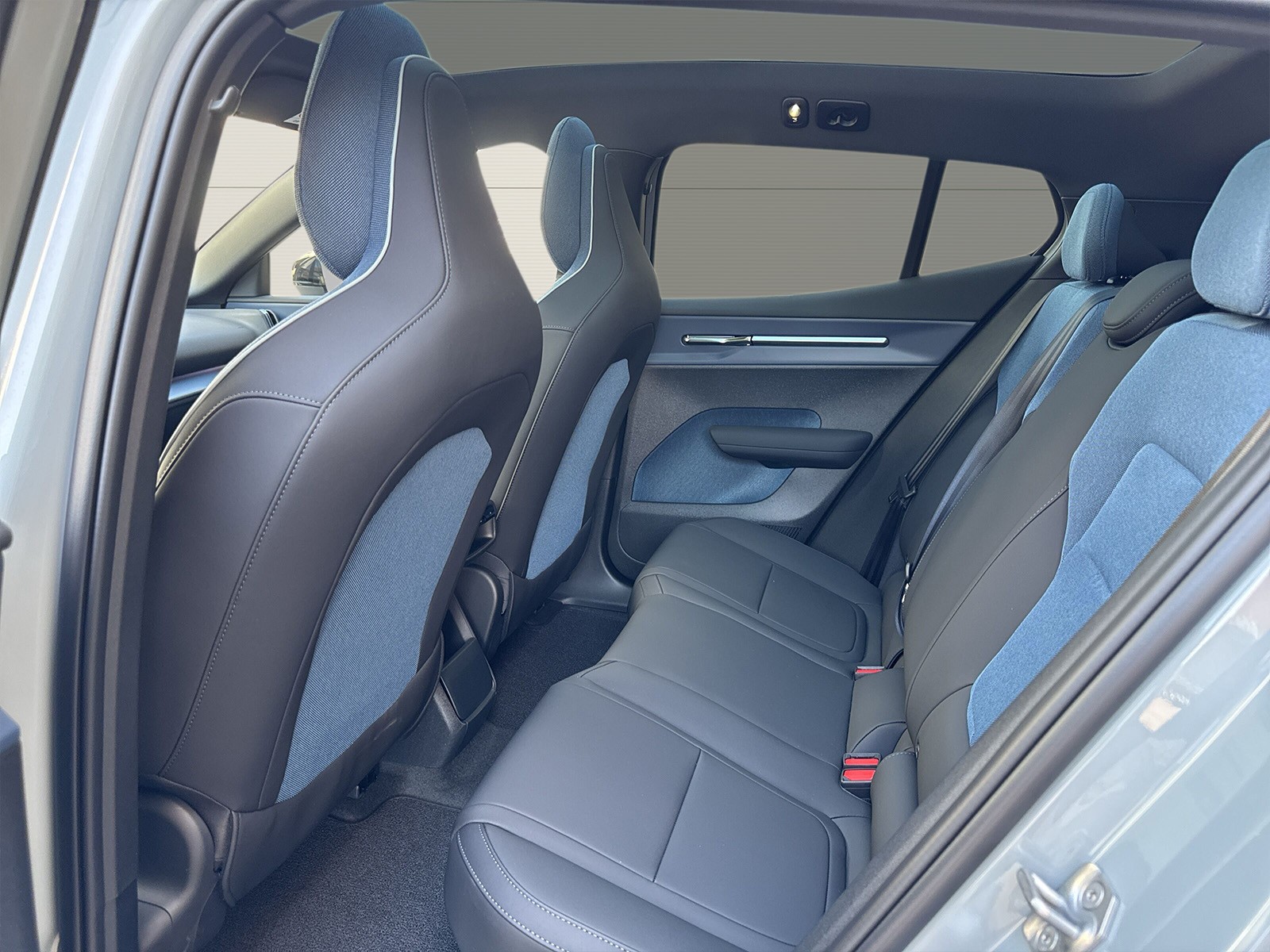 VOLVO EX30 E60 Twin Ultra Performance AWD-image-9