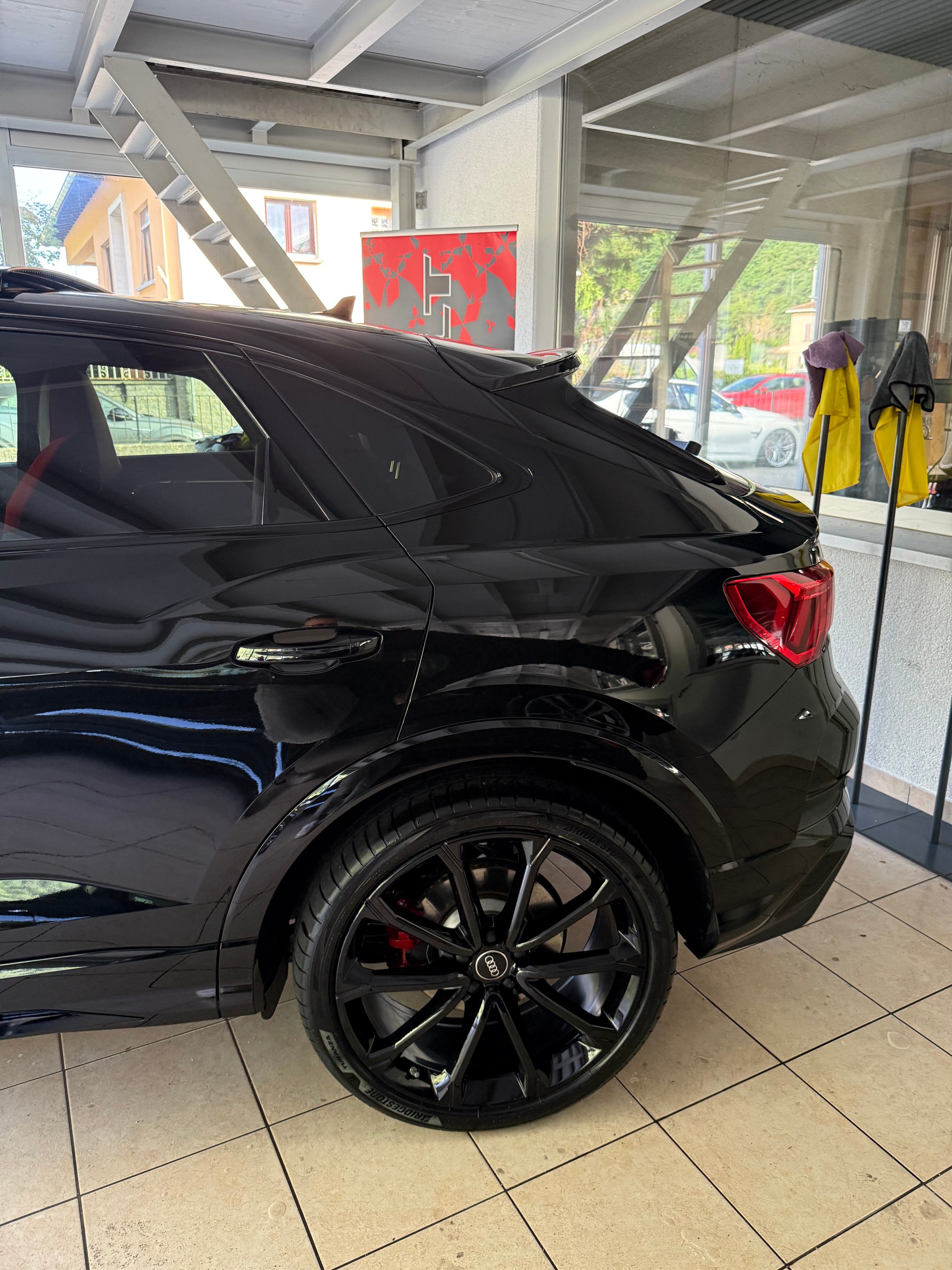 AUDI RS Q3 Sportback quattro S tronic-image-5
