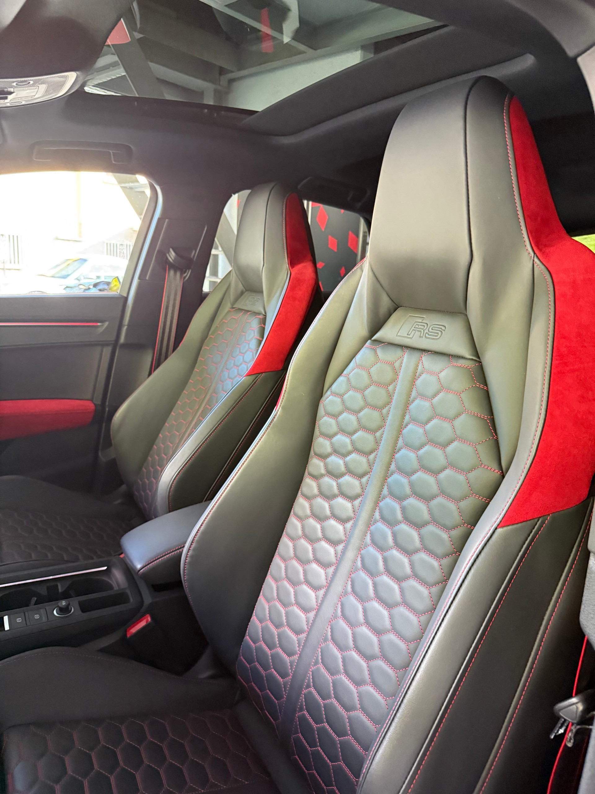 AUDI RS Q3 Sportback quattro S tronic-image-10