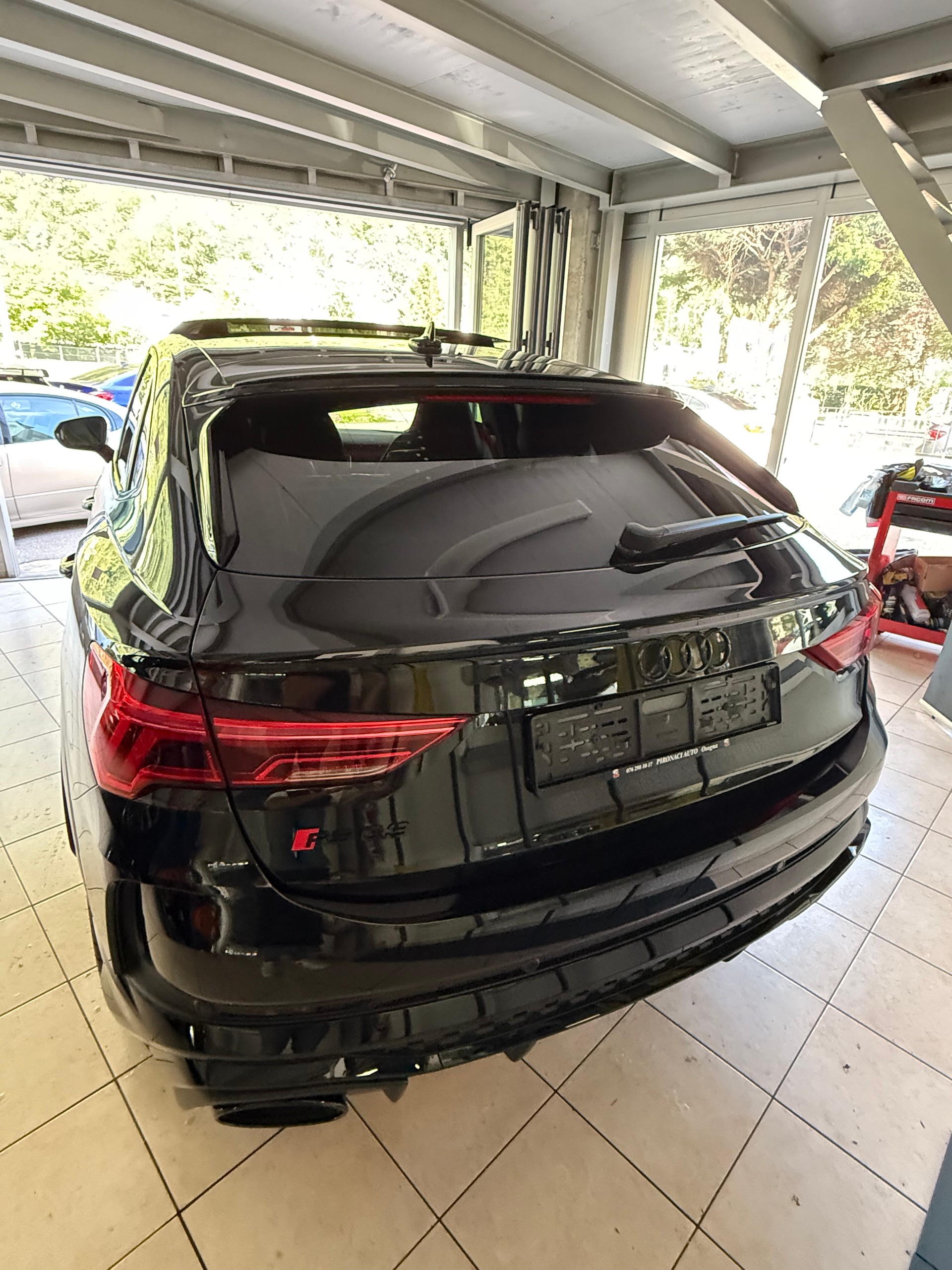 AUDI RS Q3 Sportback quattro S tronic-image-4