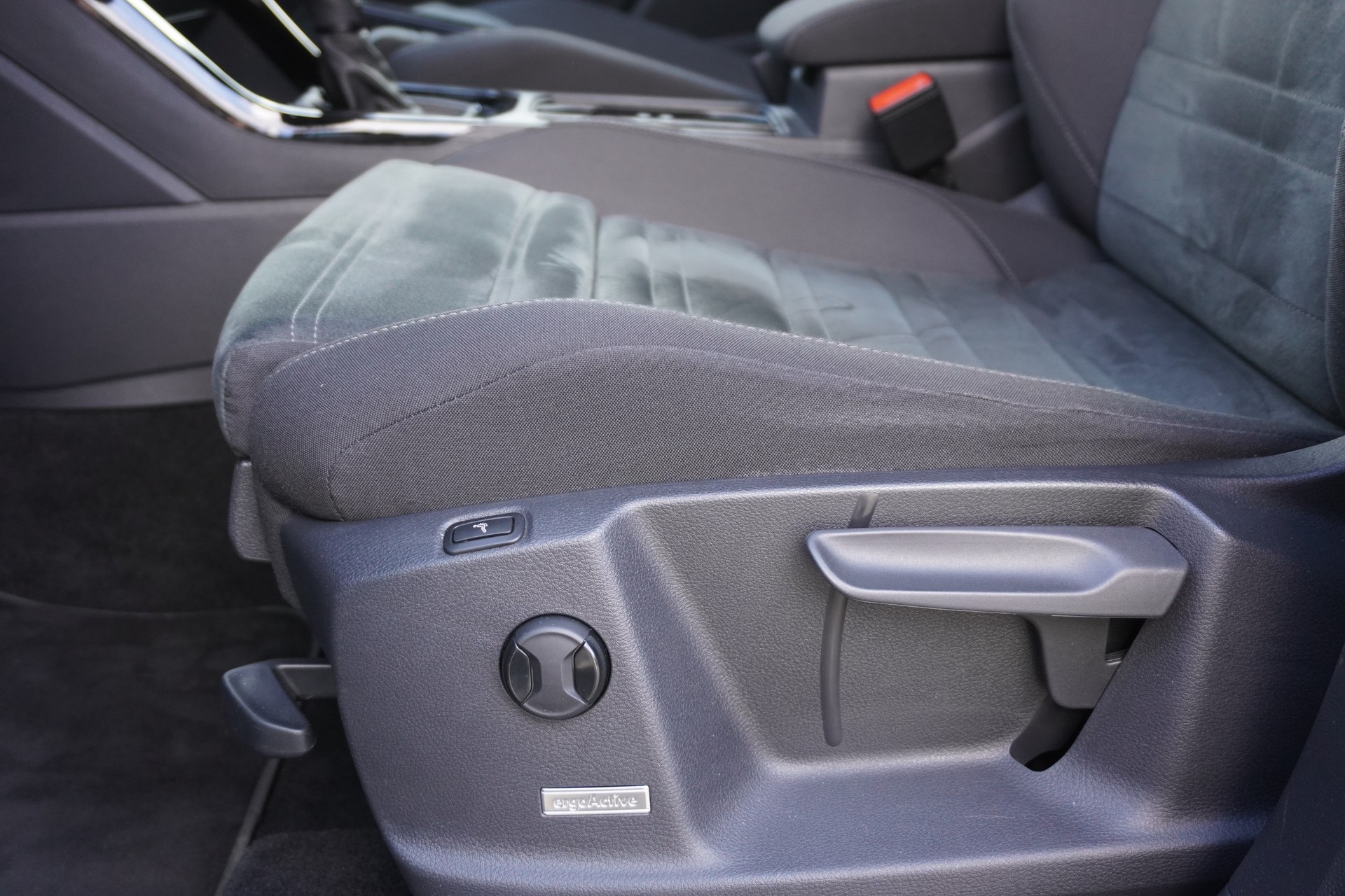 VW Touran 2.0 TDI BlueMotion Technology Highline DSG-image-36