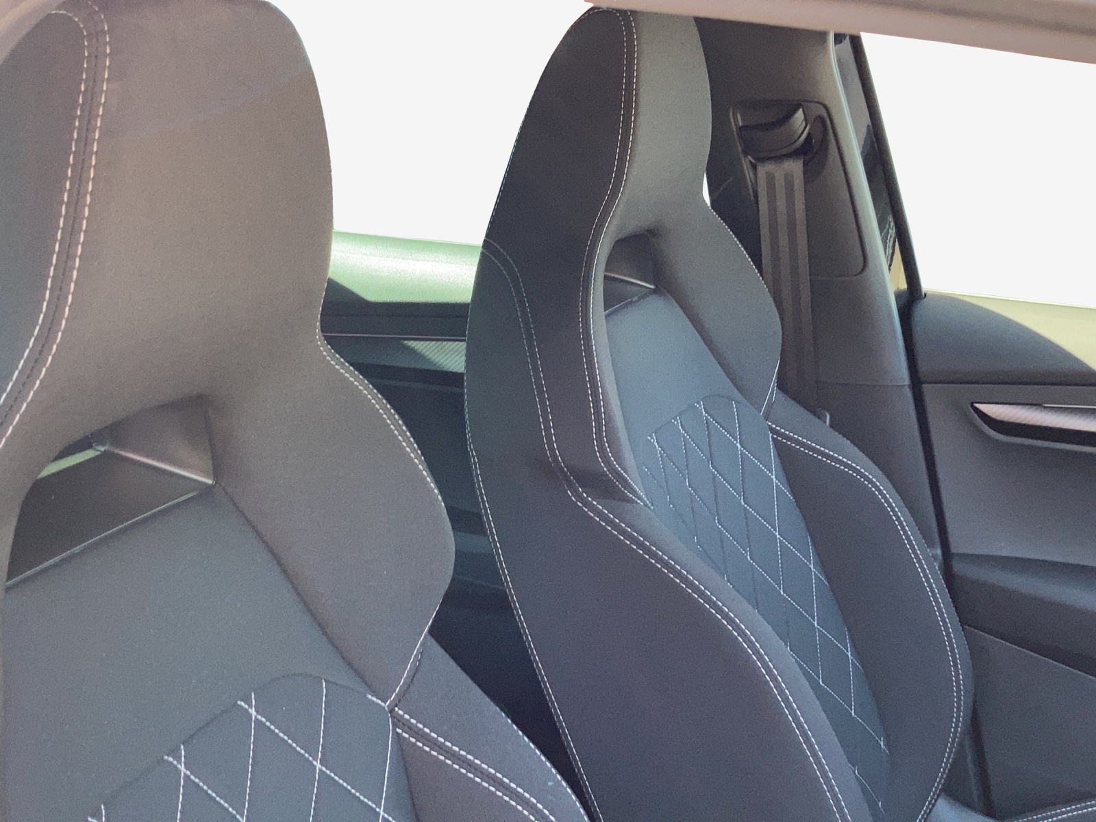SKODA Karoq 2.0 TSI SportLine 4x4 DSG-image-15