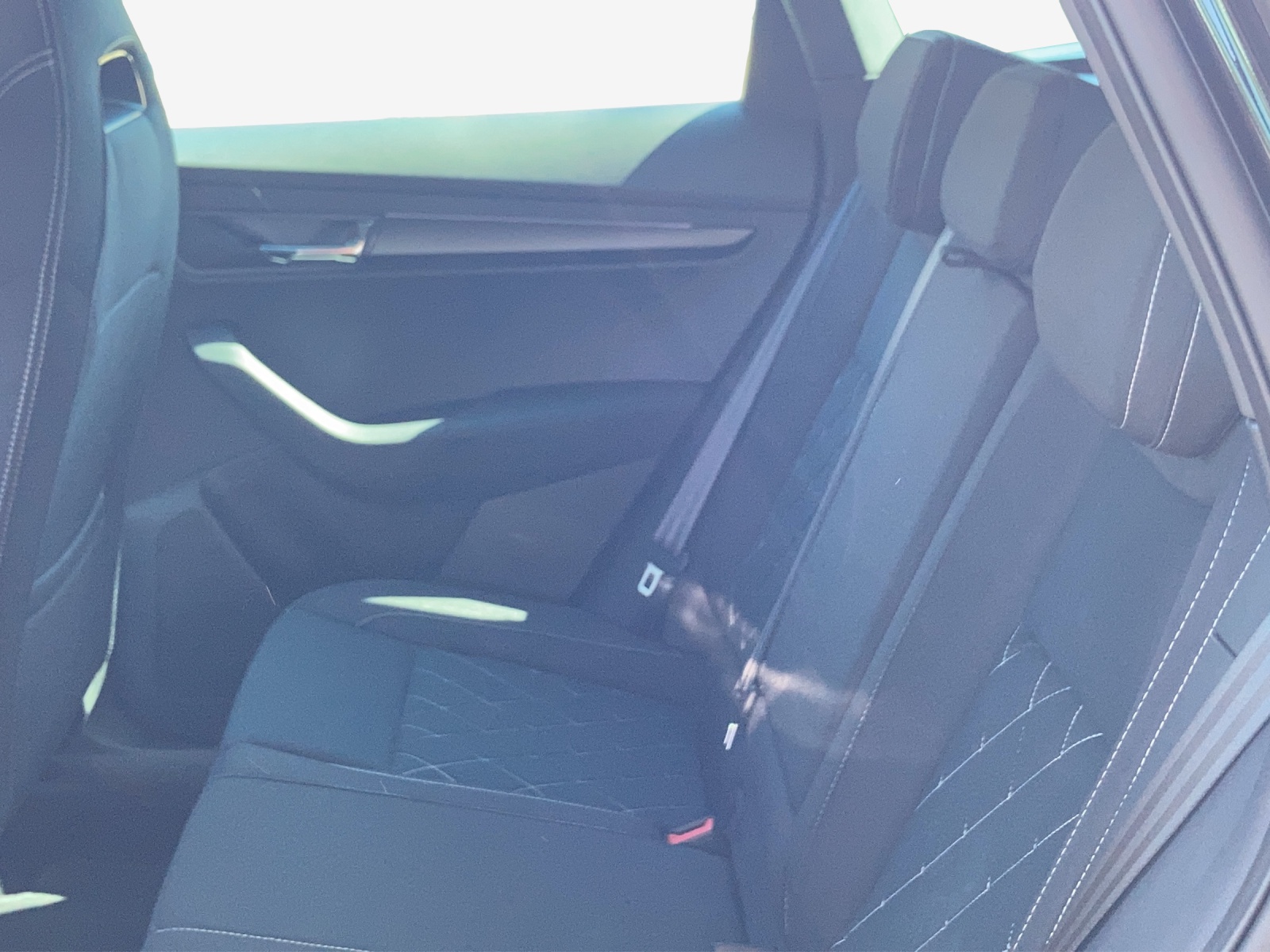 SKODA Karoq 2.0 TSI SportLine 4x4 DSG-image-11