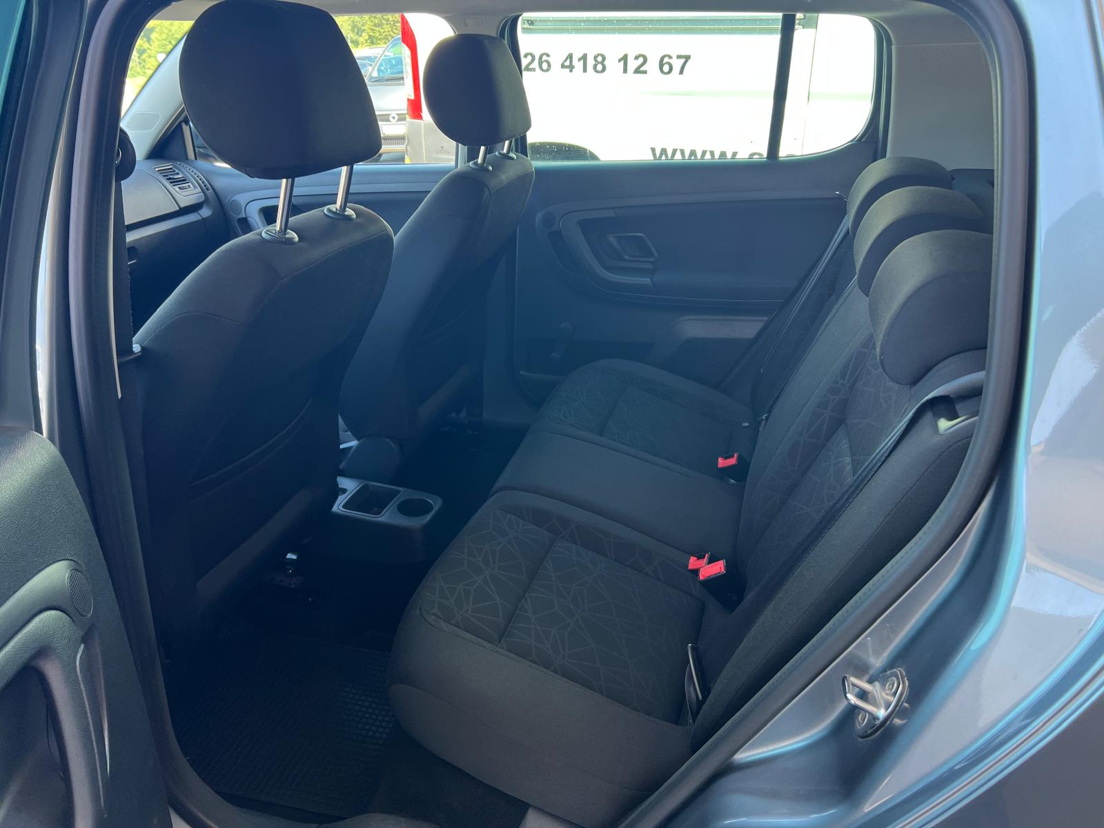 SKODA Fabia 1.2 TSI Family-image-7
