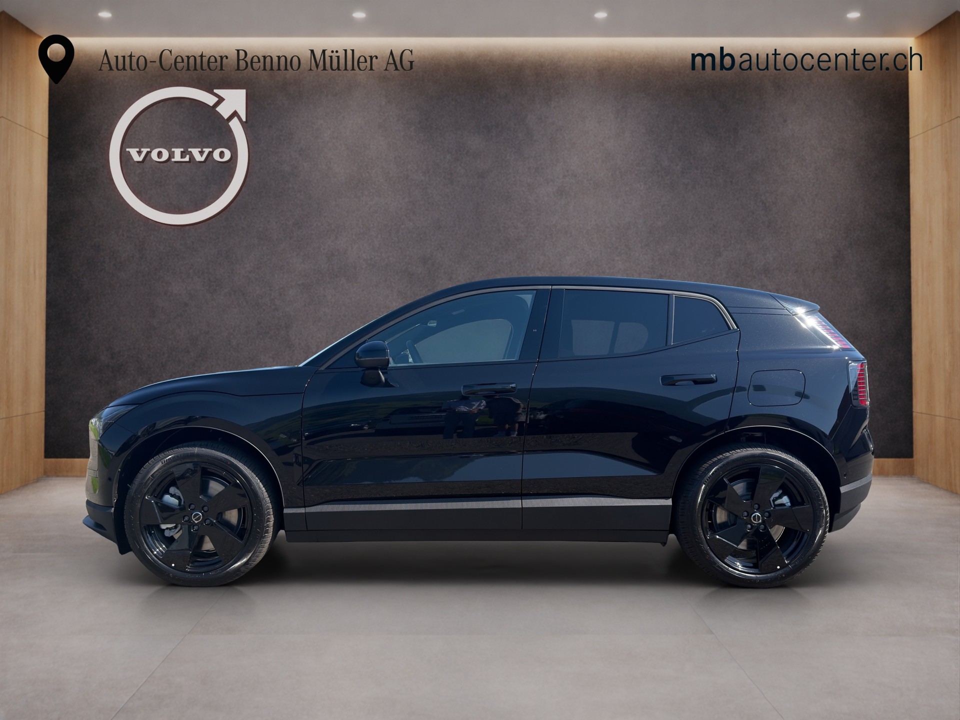 VOLVO EX30 E60 Twin Ultra Performance Sw. Black Ed. AWD-image-1