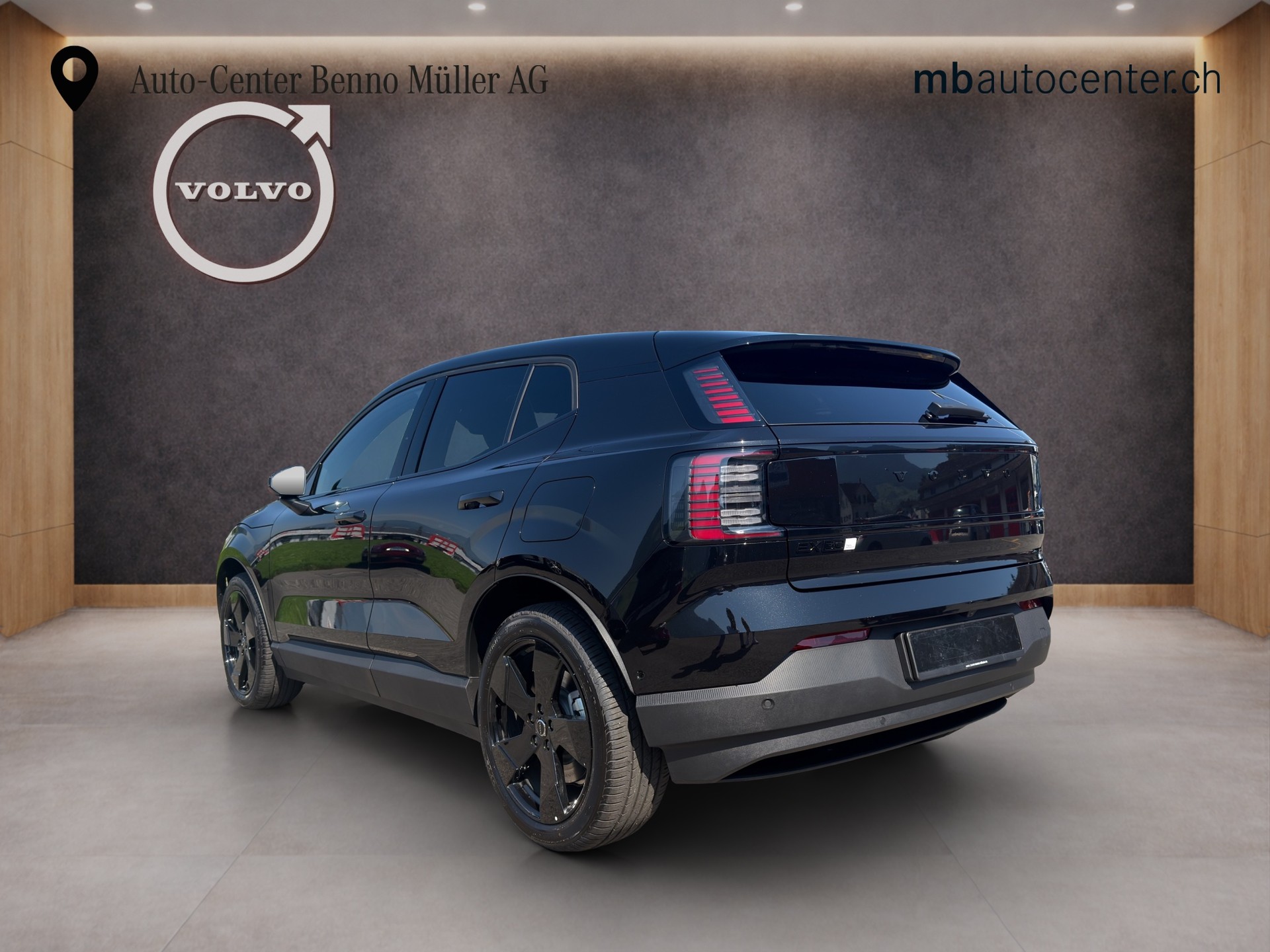 VOLVO EX30 E60 Twin Ultra Performance Sw. Black Ed. AWD-image-2