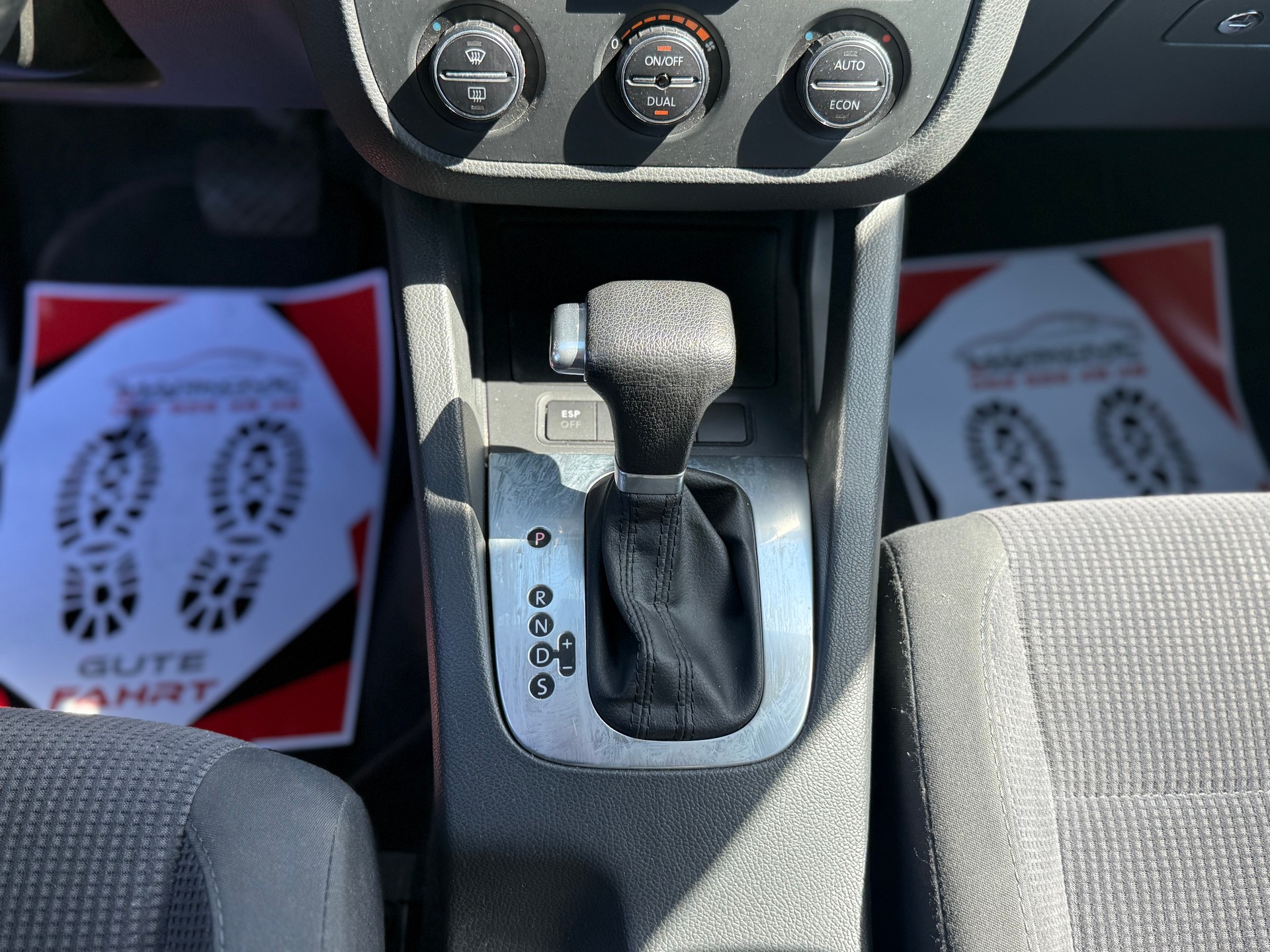 VW JETTA 2.0 FSI Comfortline-image-11