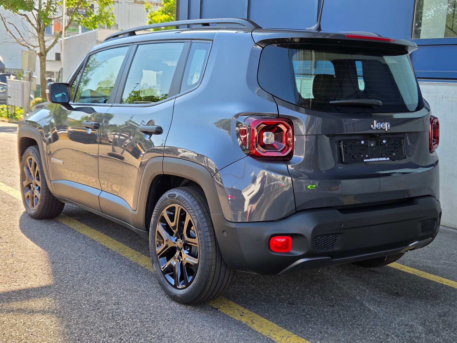 JEEP Renegade 1.5 MHEV Summit-image-5