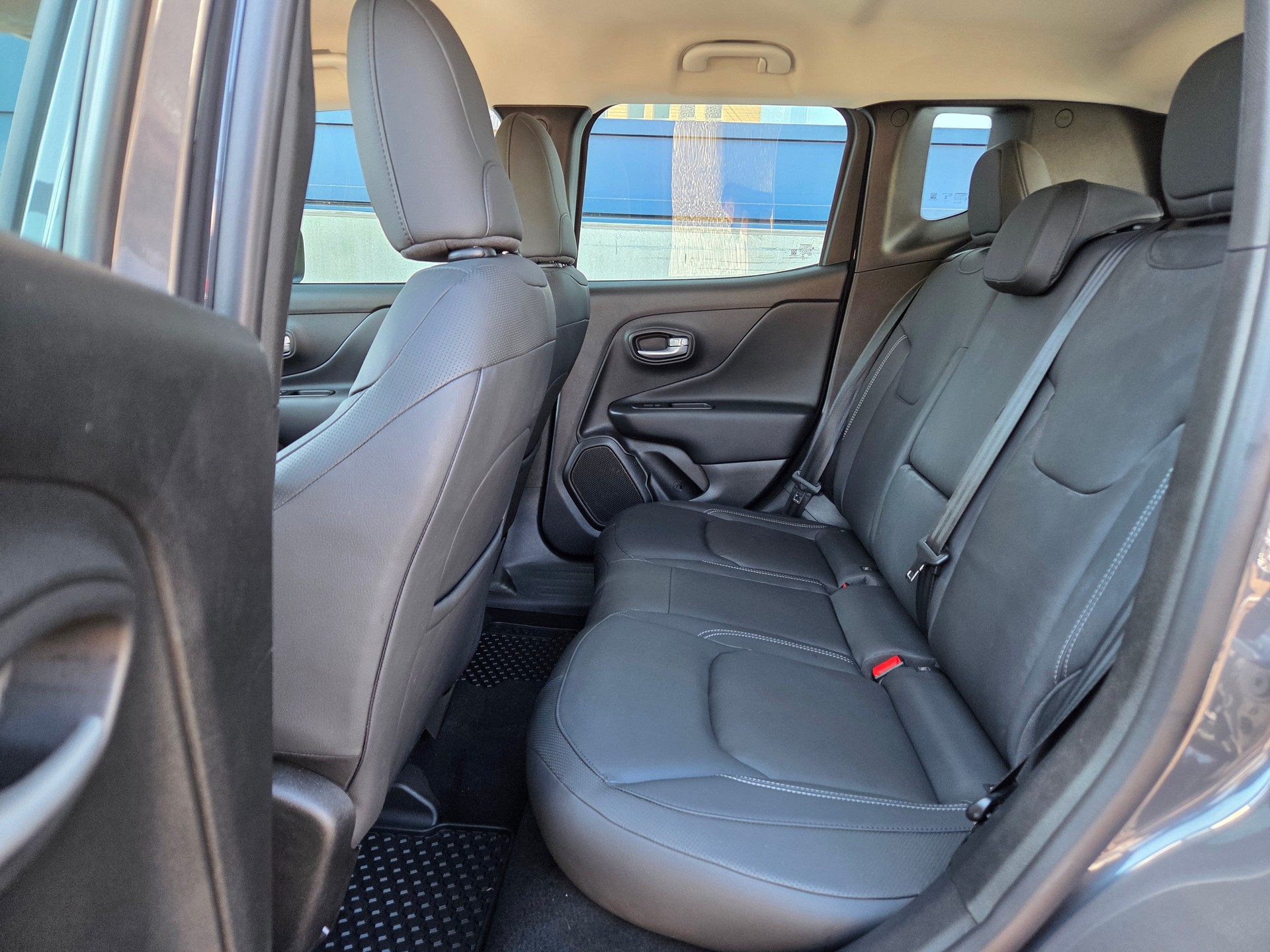 JEEP Renegade 1.5 MHEV Summit-image-10