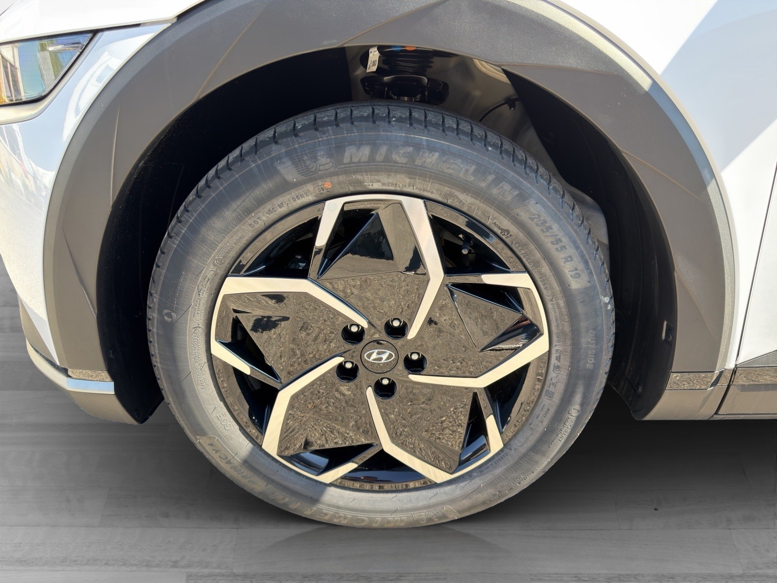 HYUNDAI Ioniq 5 77kWh Origo 4WD-image-9