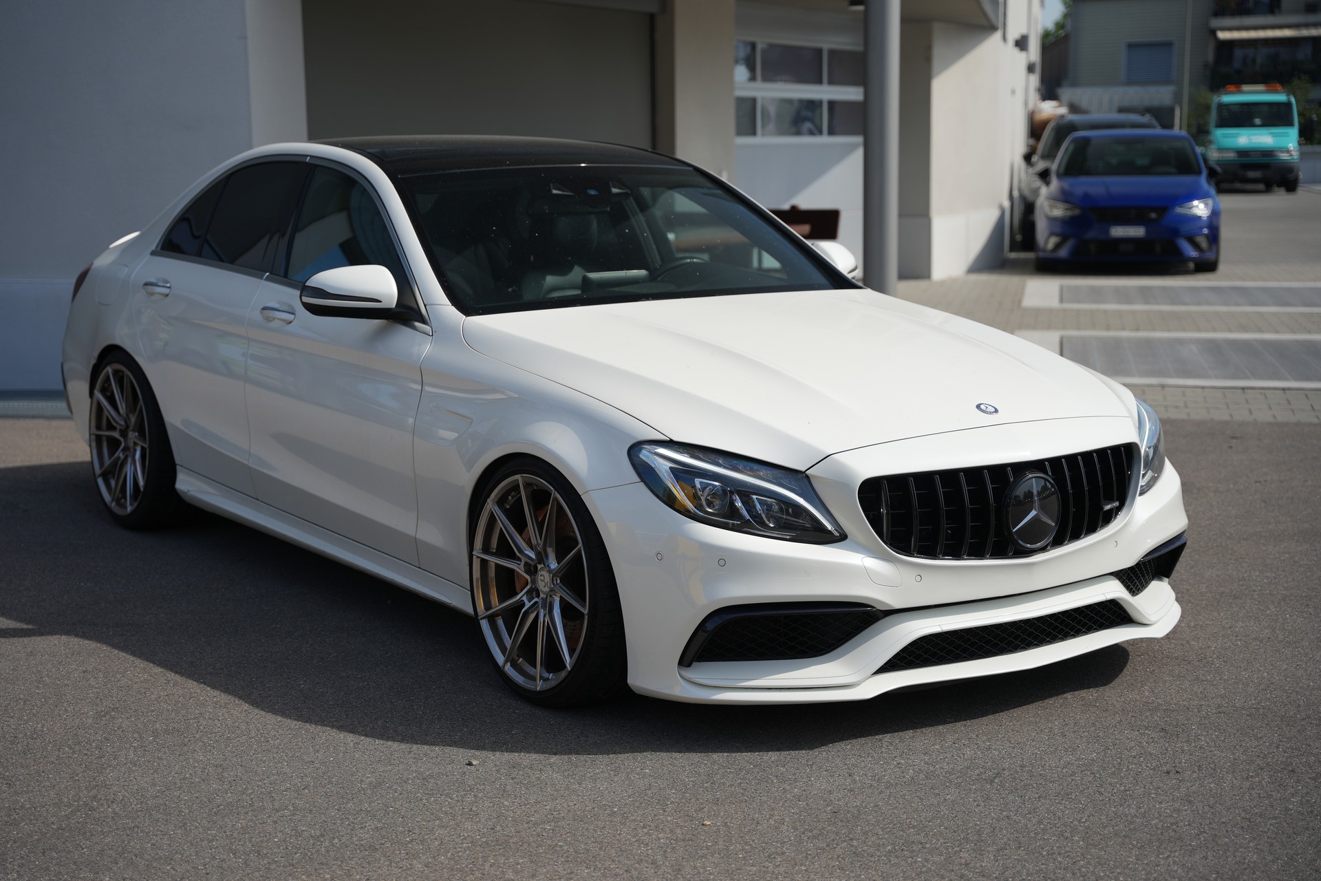 MERCEDES-BENZ C 63 AMG Speedshift-image-1