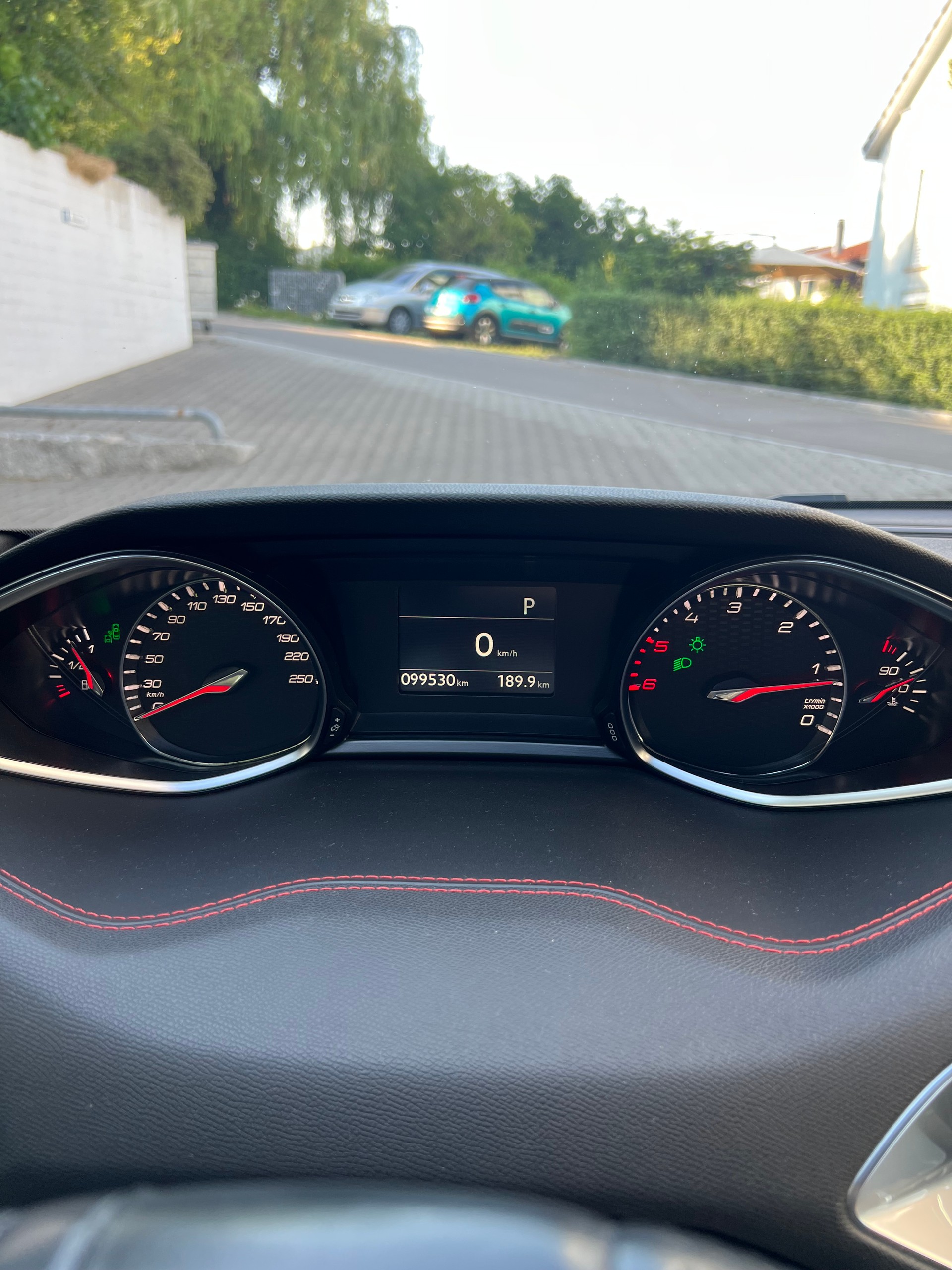 PEUGEOT 2.0 BlueHDi 180 GT-image-5